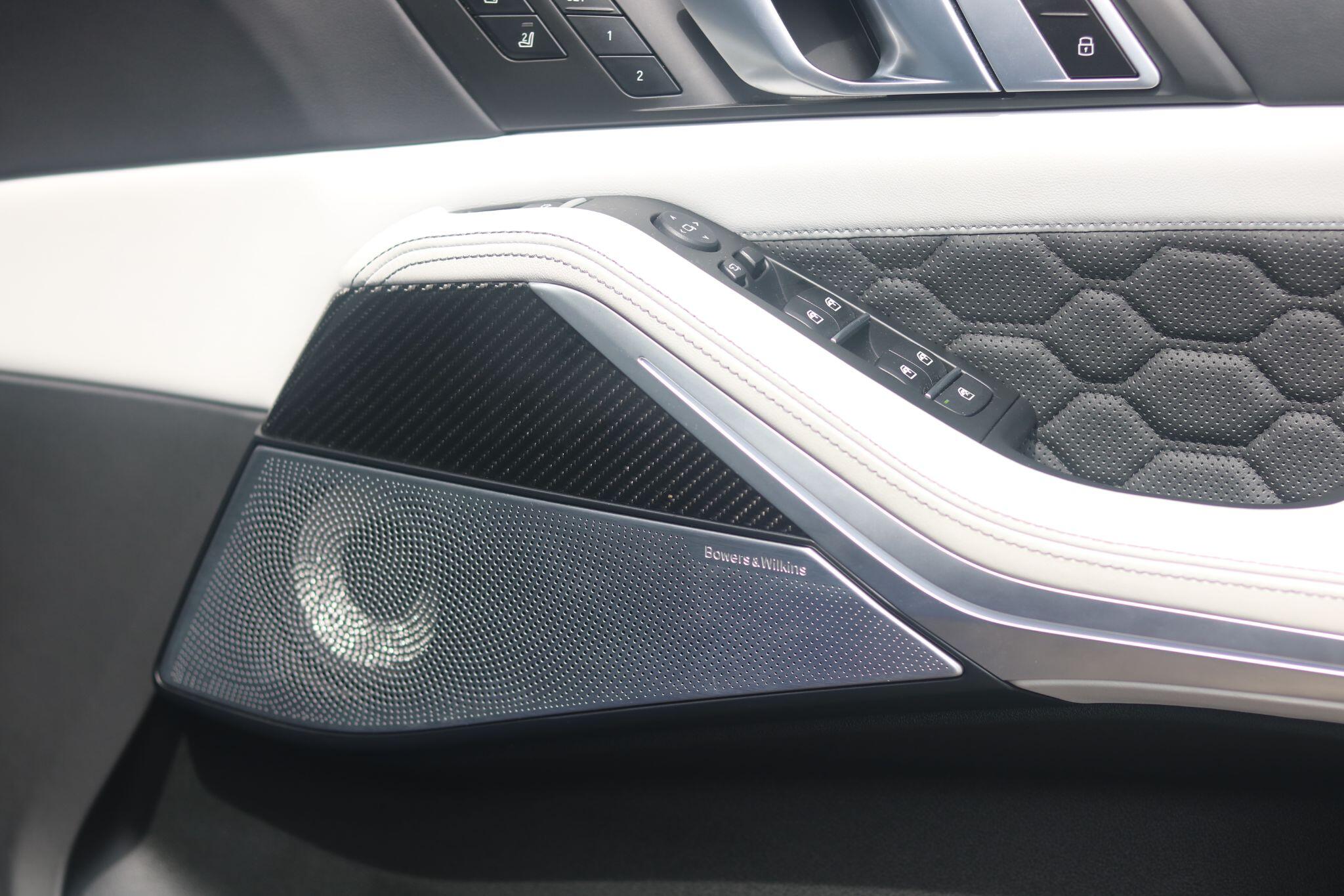 BMW X5 M view 17