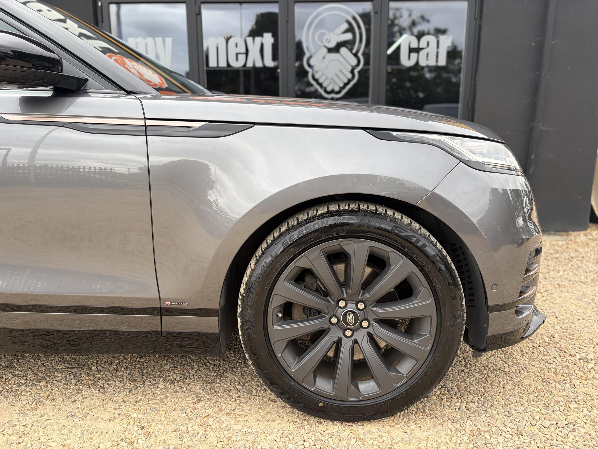 Land Rover Range Rover Velar view 15