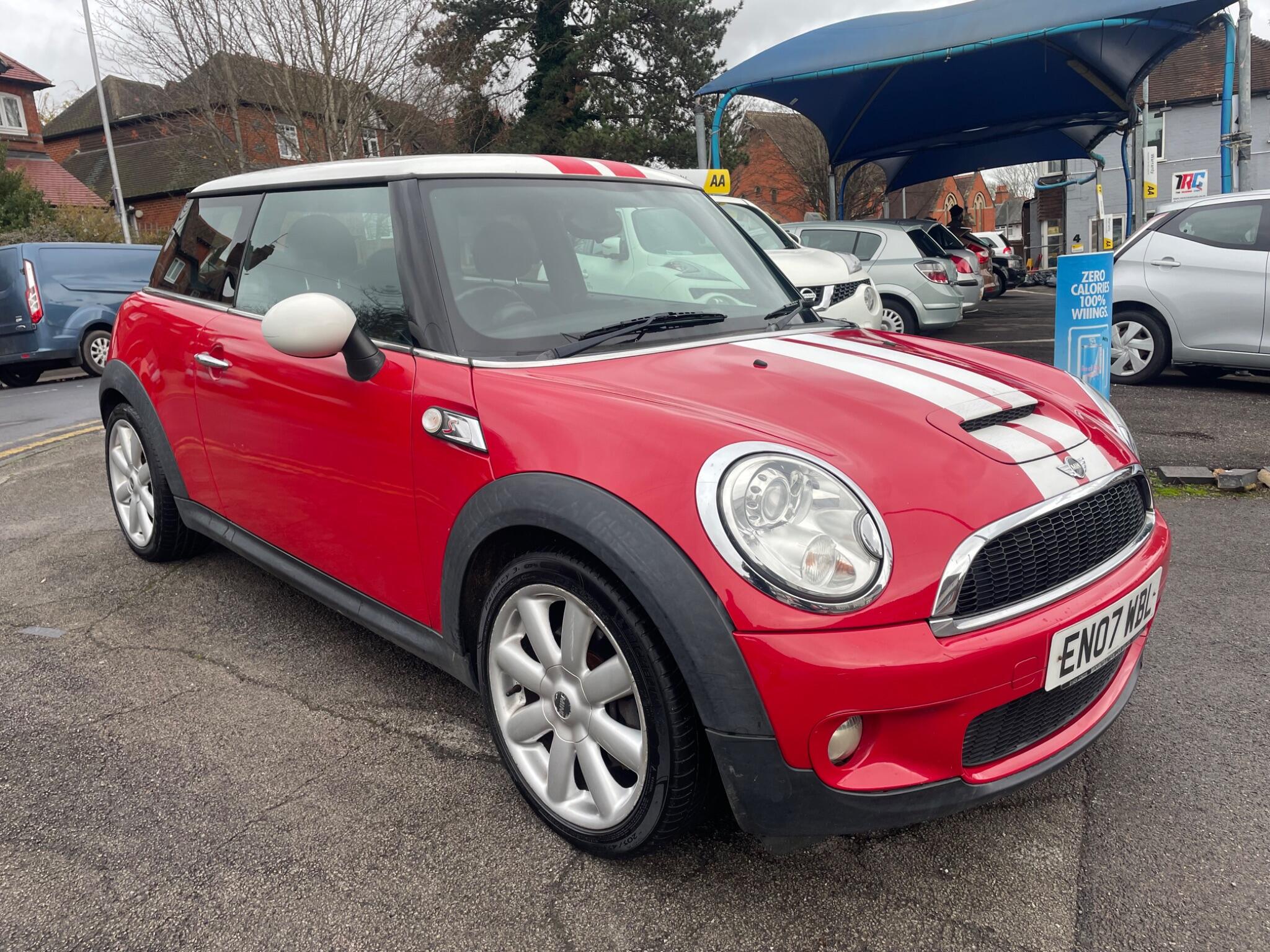 2007 MINI Hatch image 5