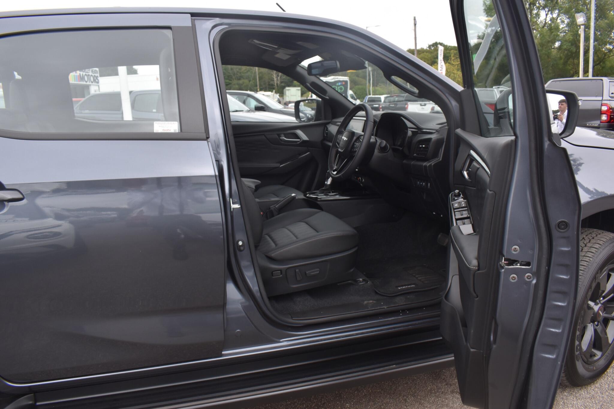 D-Max - 1.9 TD V-Cross Auto 4WD Euro 6 (s/s) 4dr - Image 6