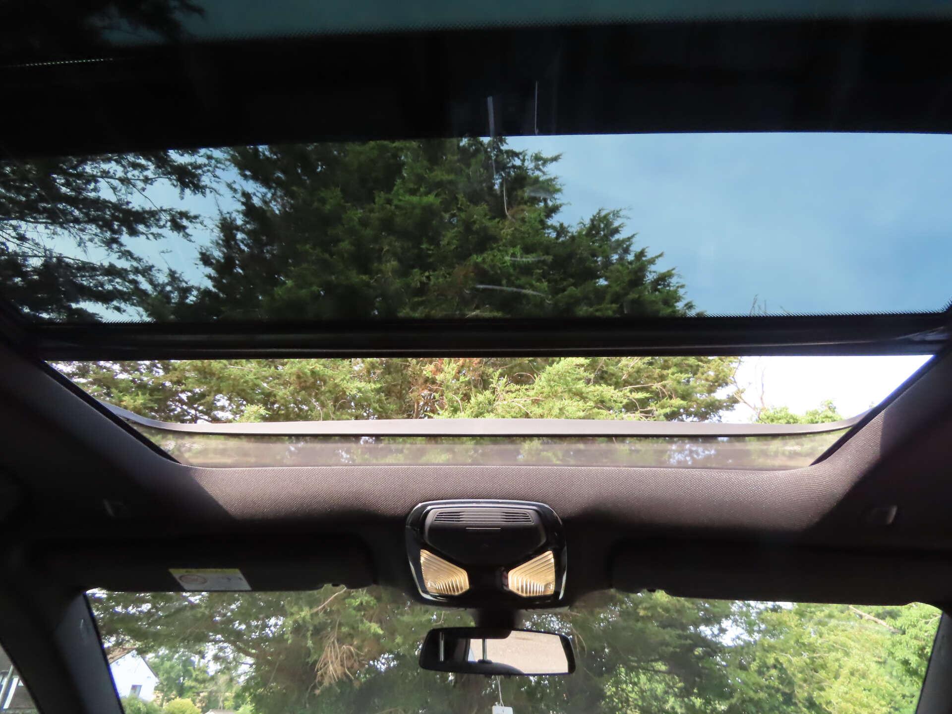 BMW 6 Series view 17