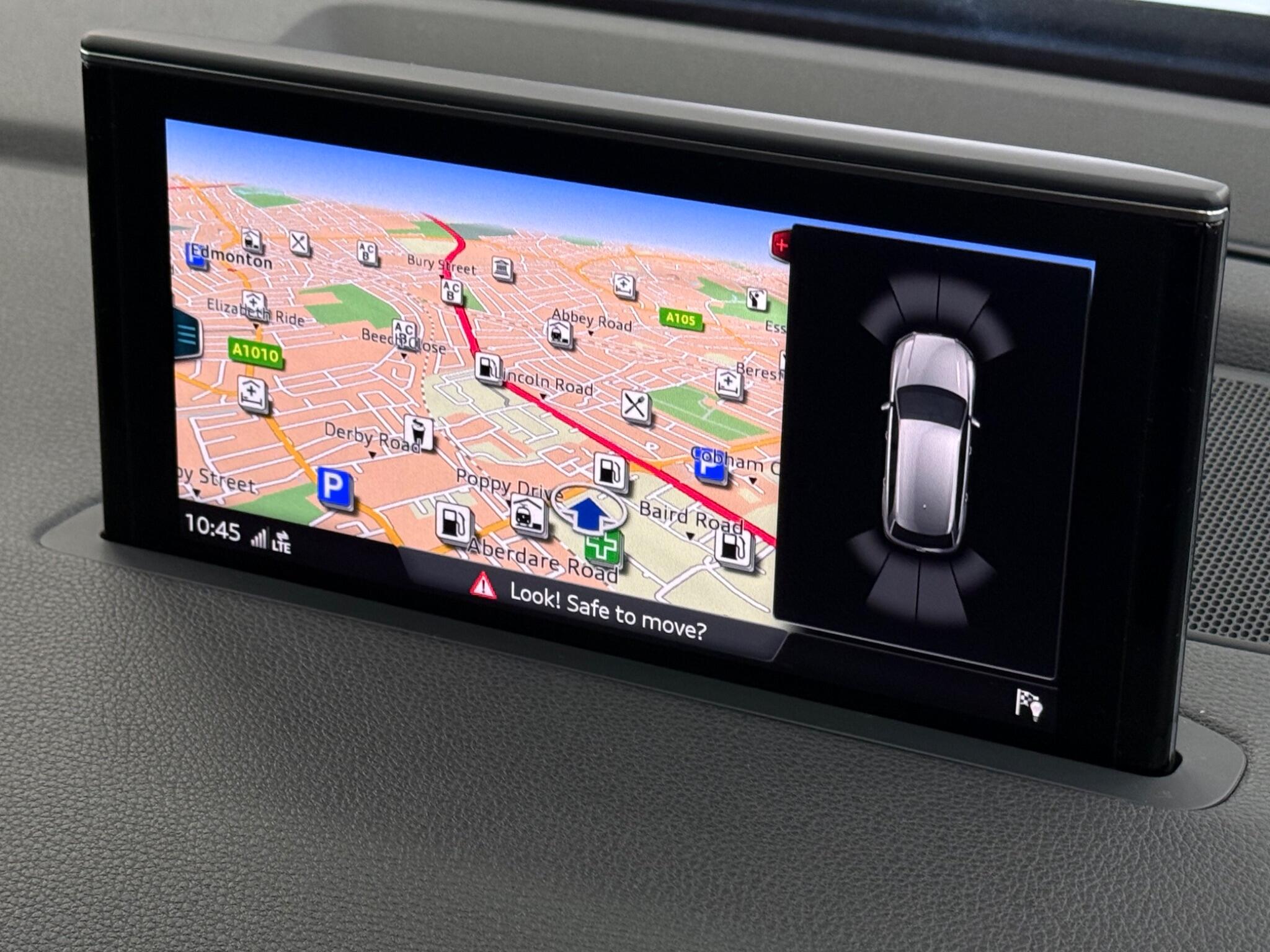 Audi Q7 view 29