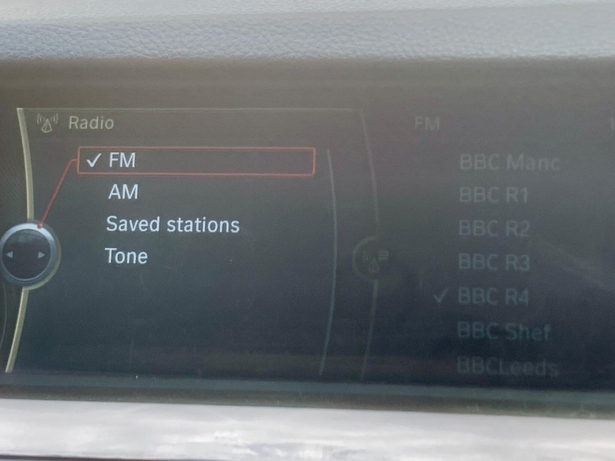 BMW 5 Series view 32