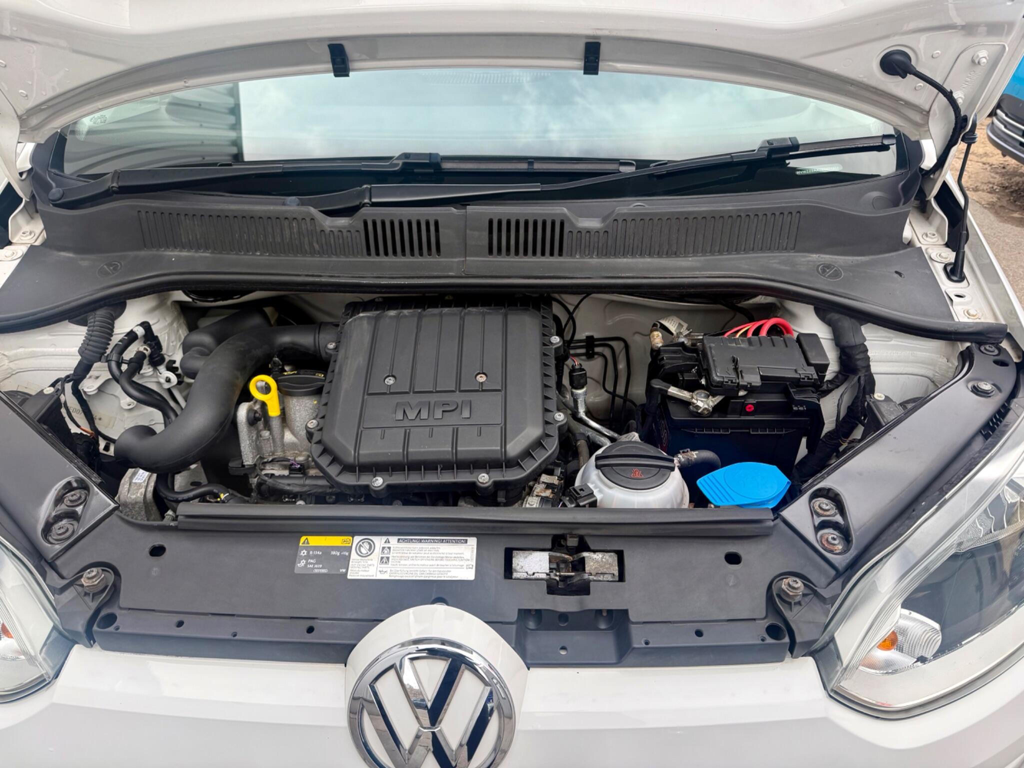 Volkswagen up! view 18