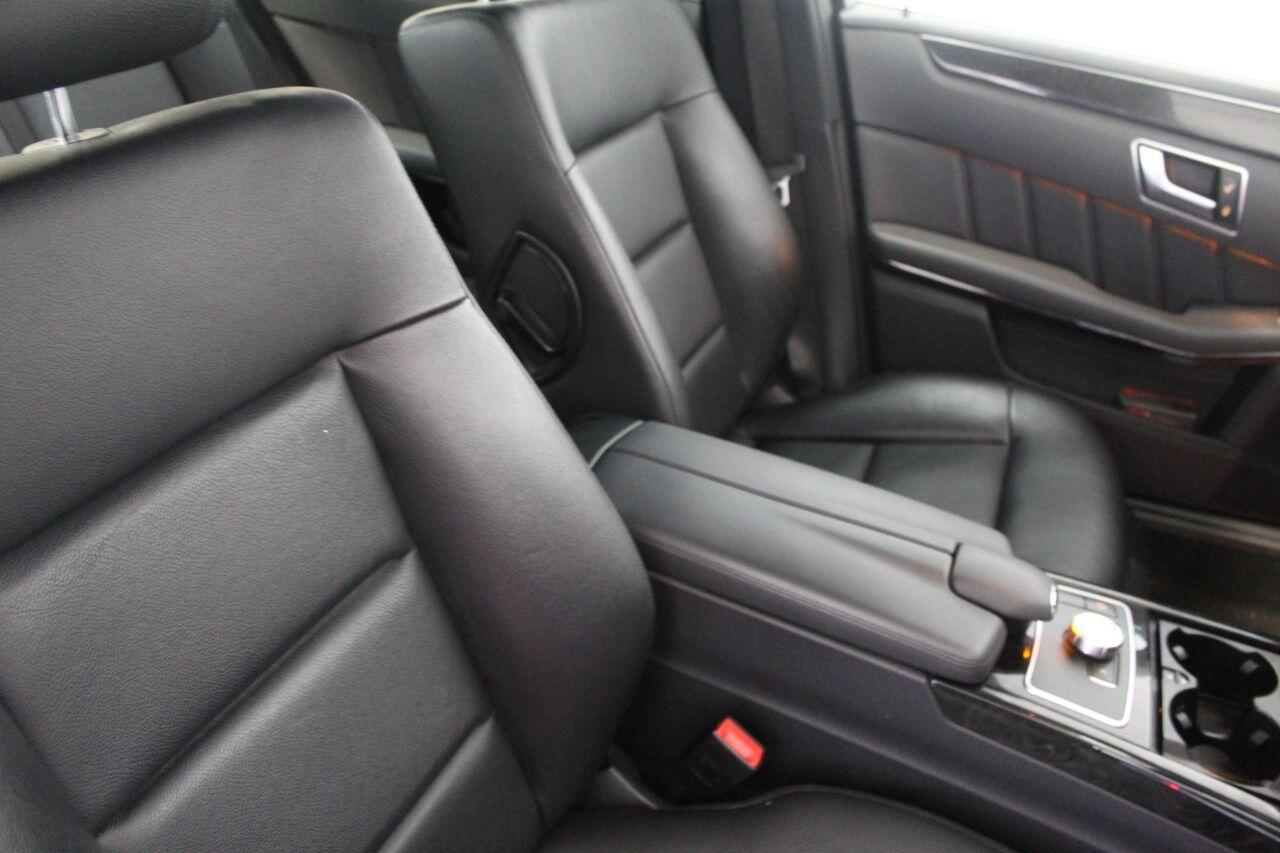 Mercedes-Benz E-Class view 42