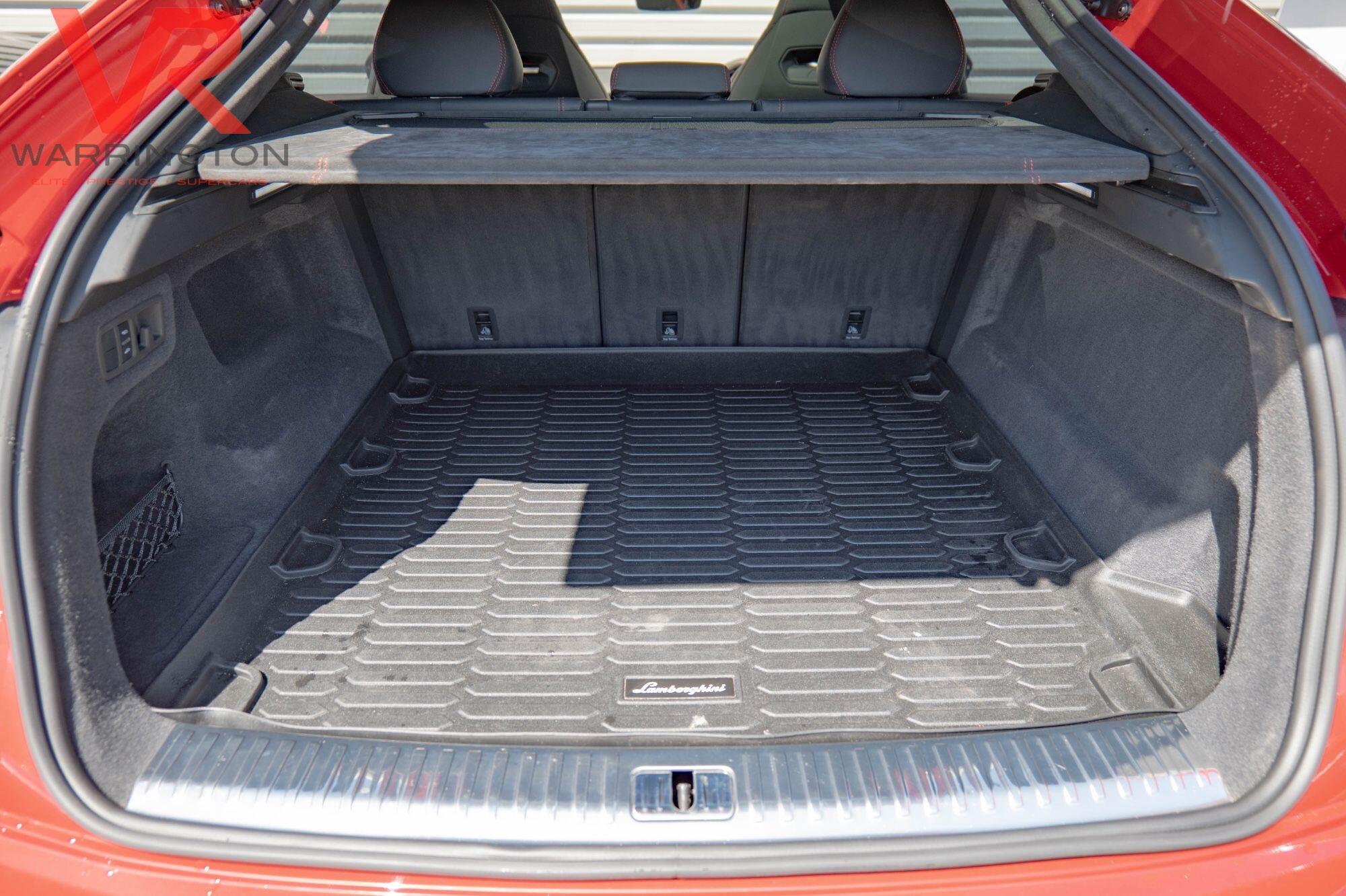 Lamborghini Urus view 18