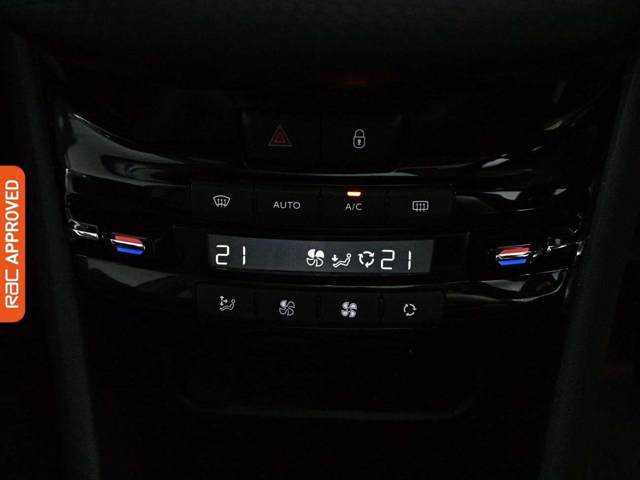 Peugeot 2008 view 18