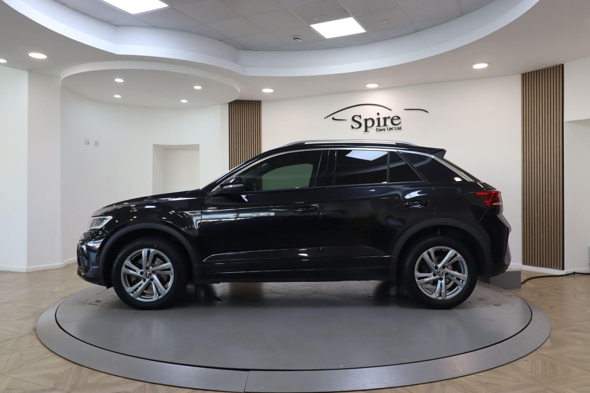 Volkswagen T-Roc view 9