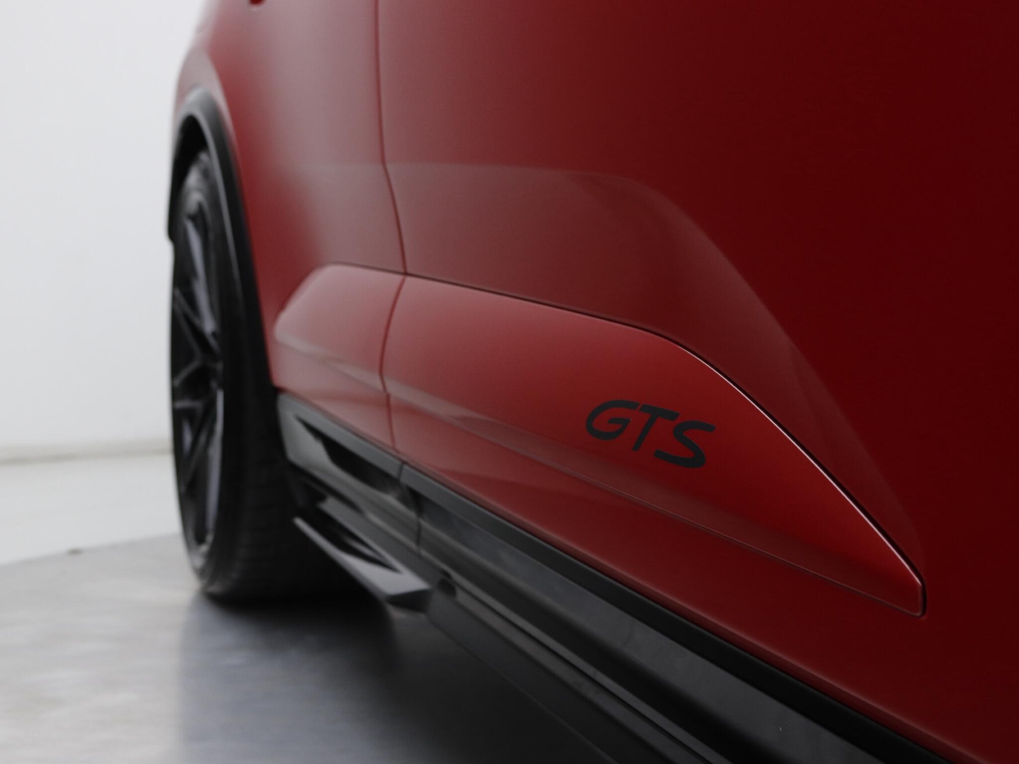 Porsche Macan view 28