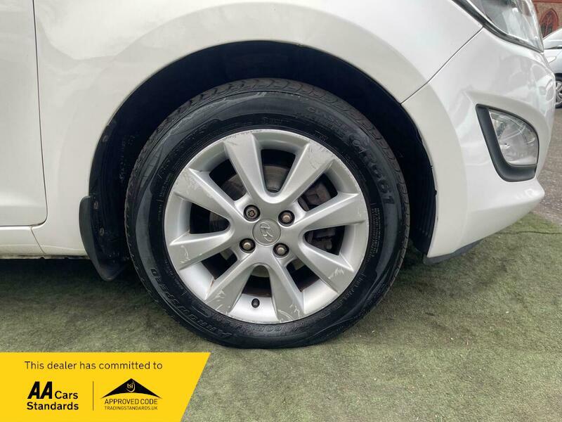 2012 Hyundai i20 image 43