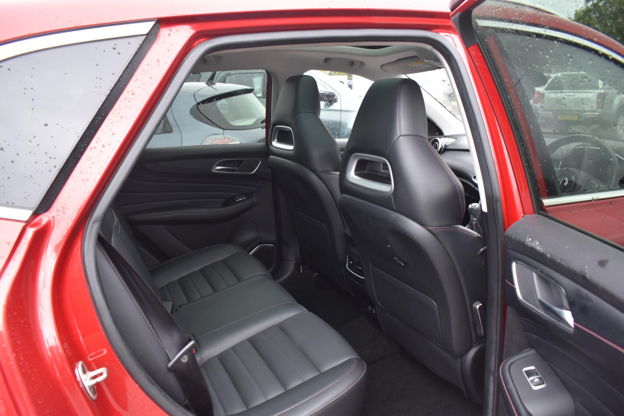 MG HS - 1.5 T-GDI Exclusive Euro 6 (s/s) 5dr - Image 16