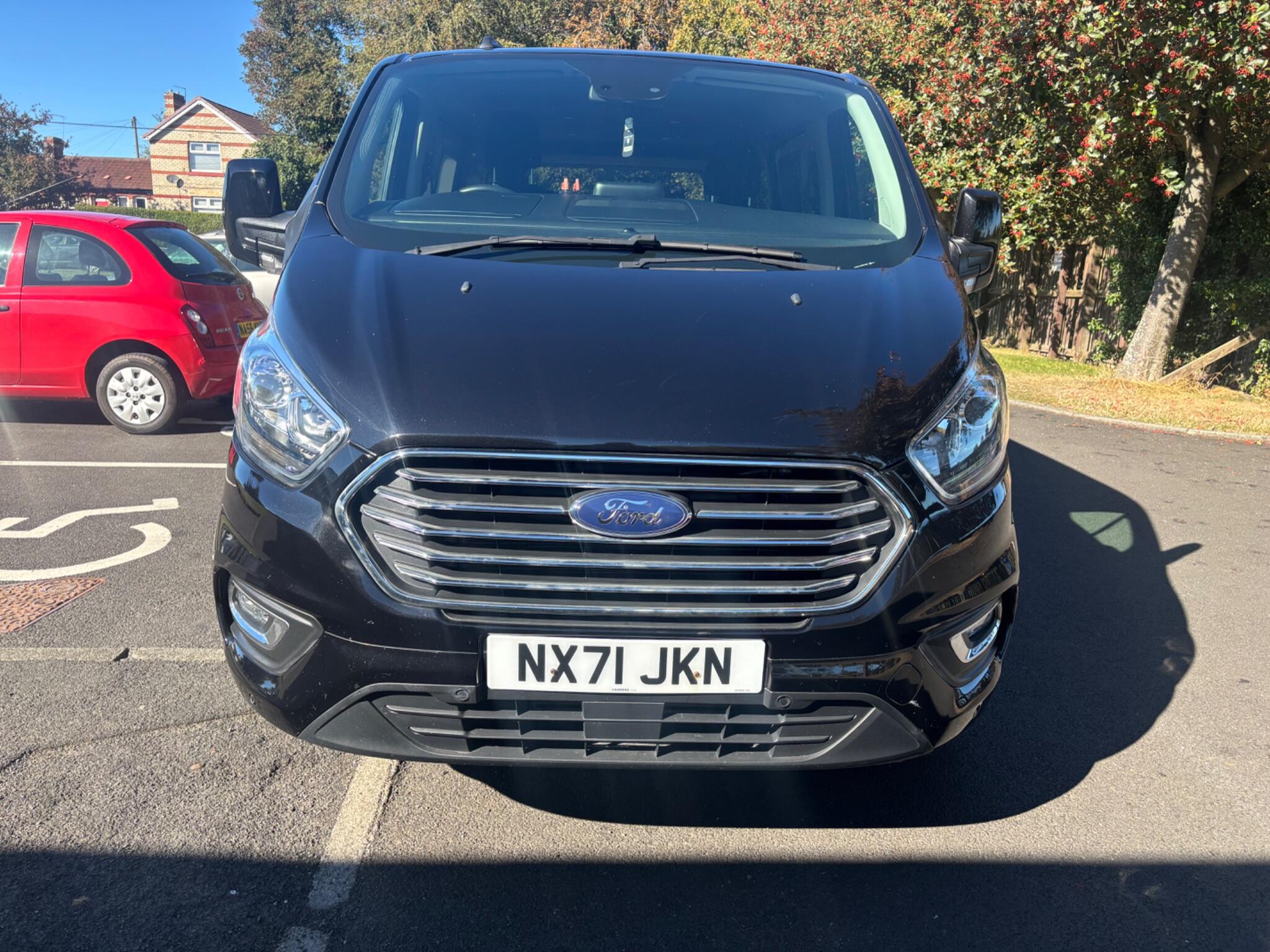 Ford Tourneo Custom view 2