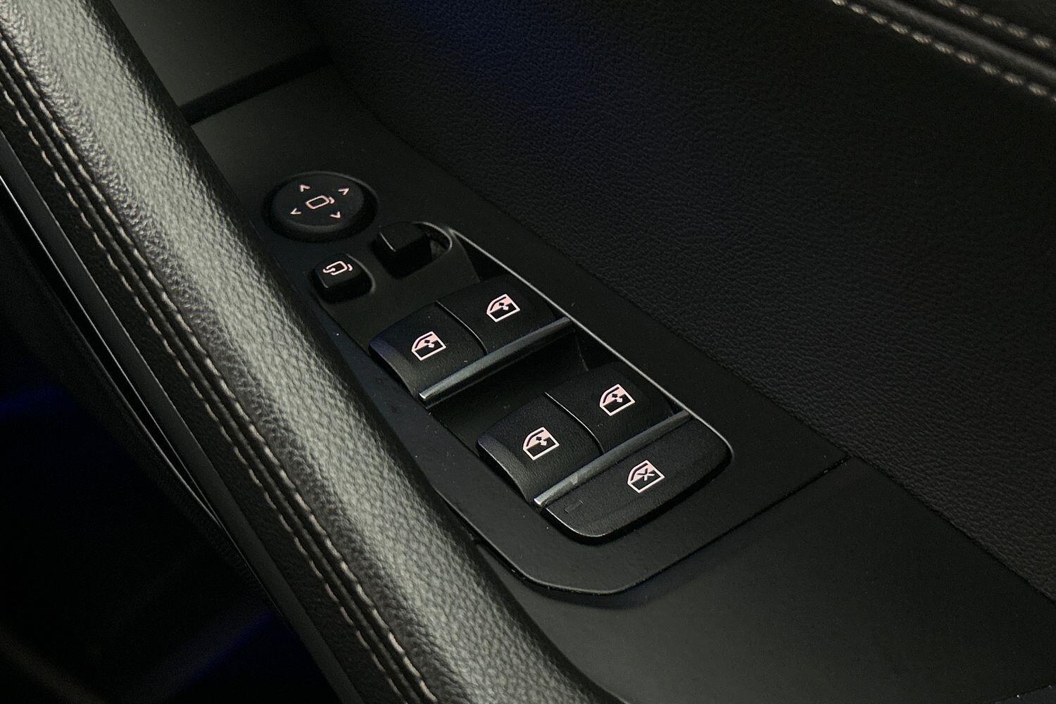 BMW X6 view 24