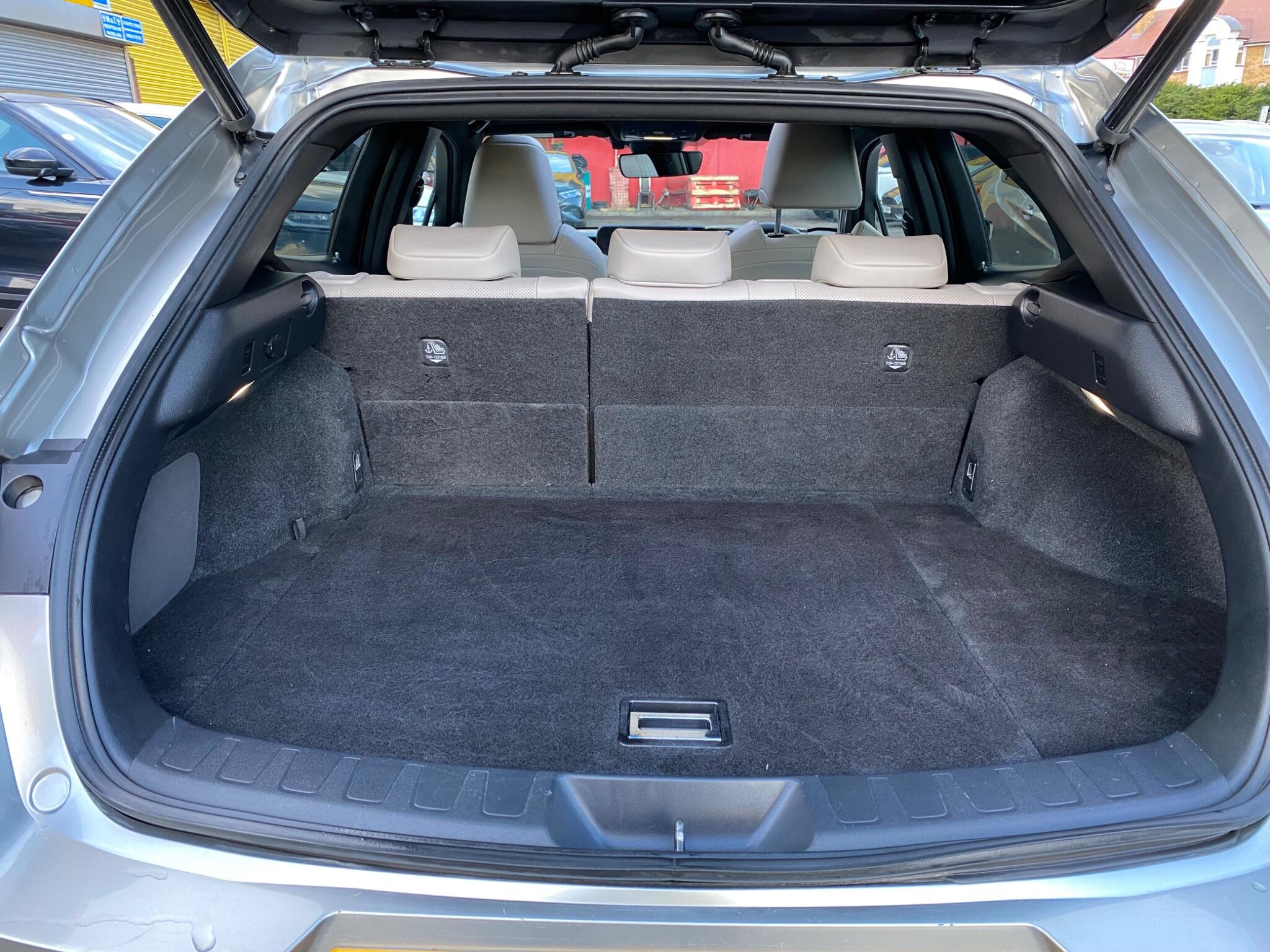 Lexus Ux view 41