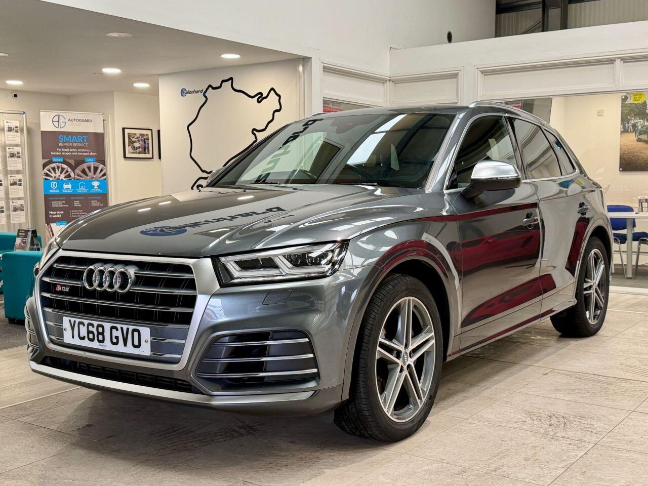 Audi SQ5 view 5