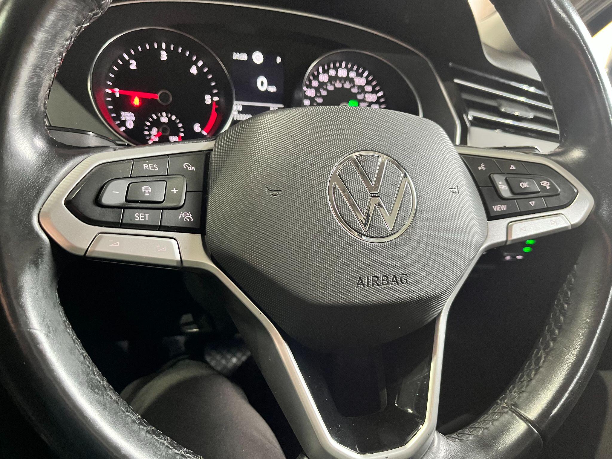 Volkswagen Passat view 30