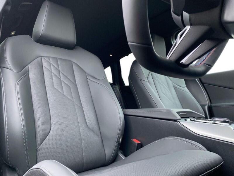 BMW X3 view 11