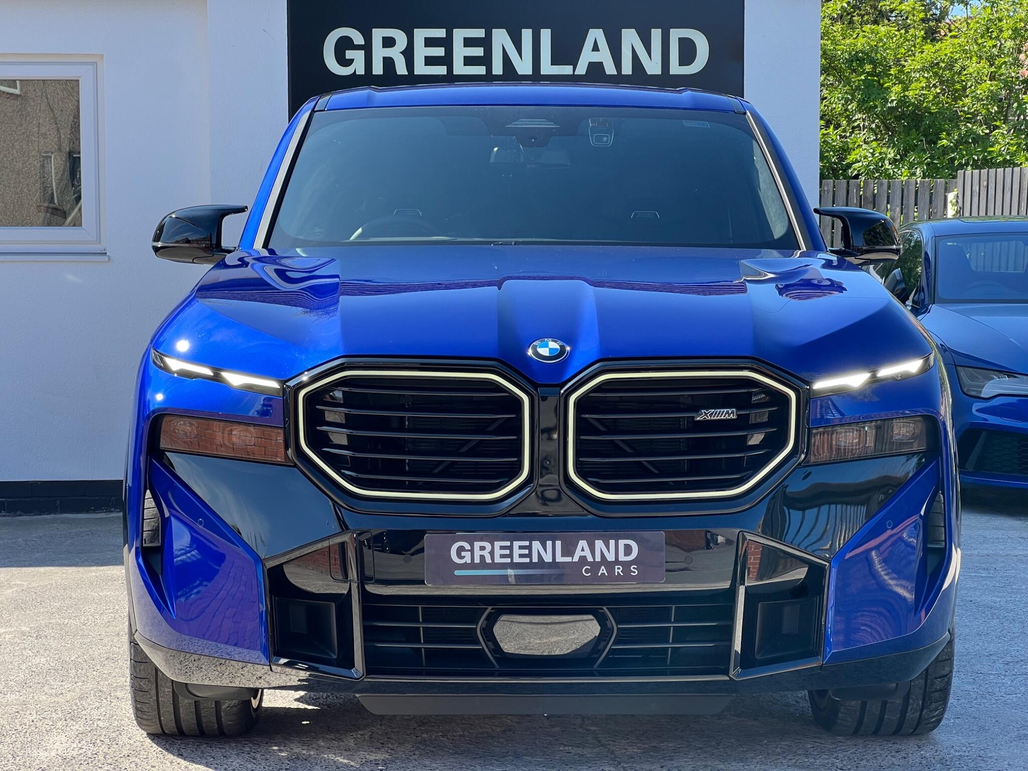 BMW XM view 3