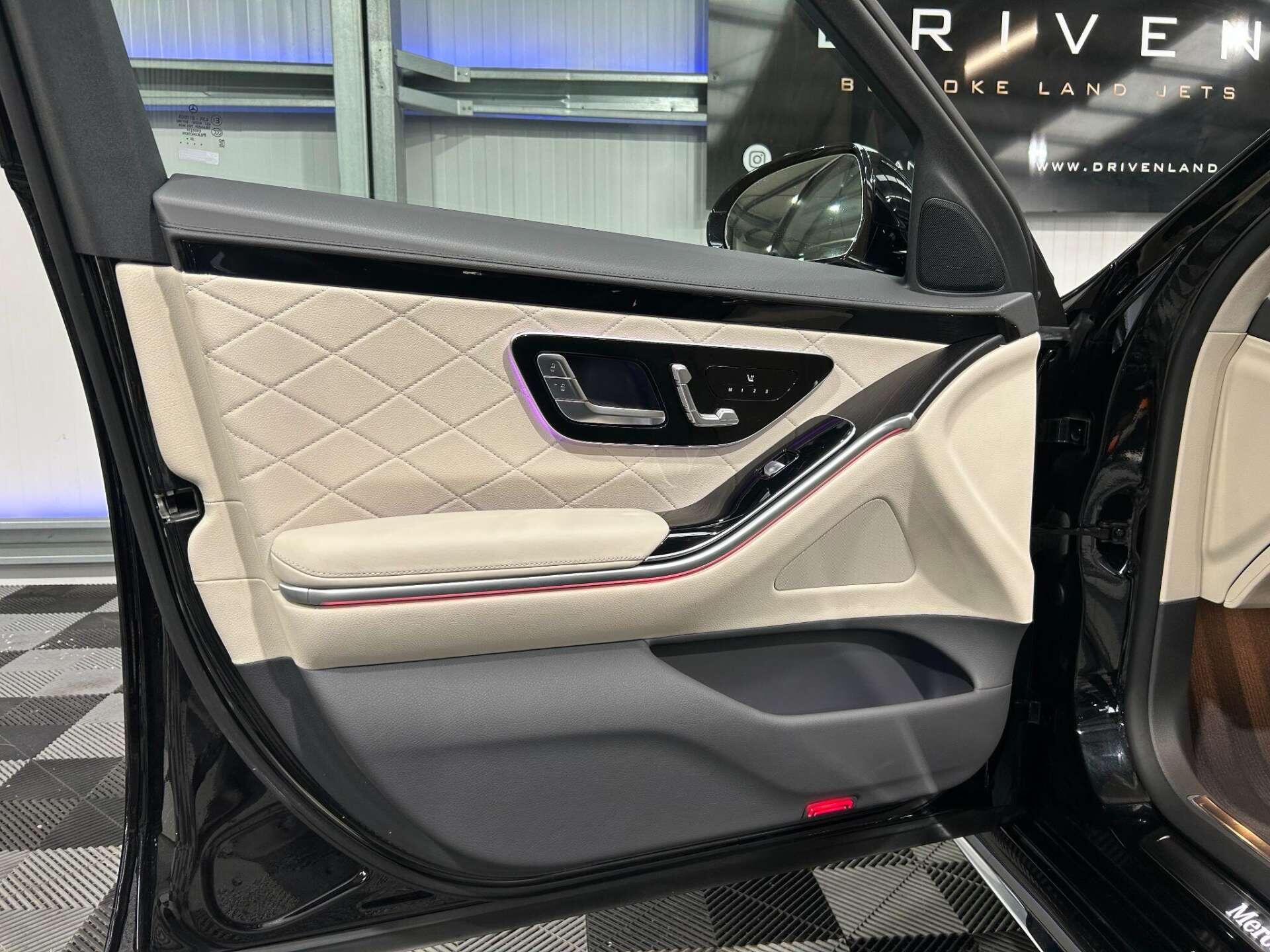 Mercedes-Benz S Class view 41
