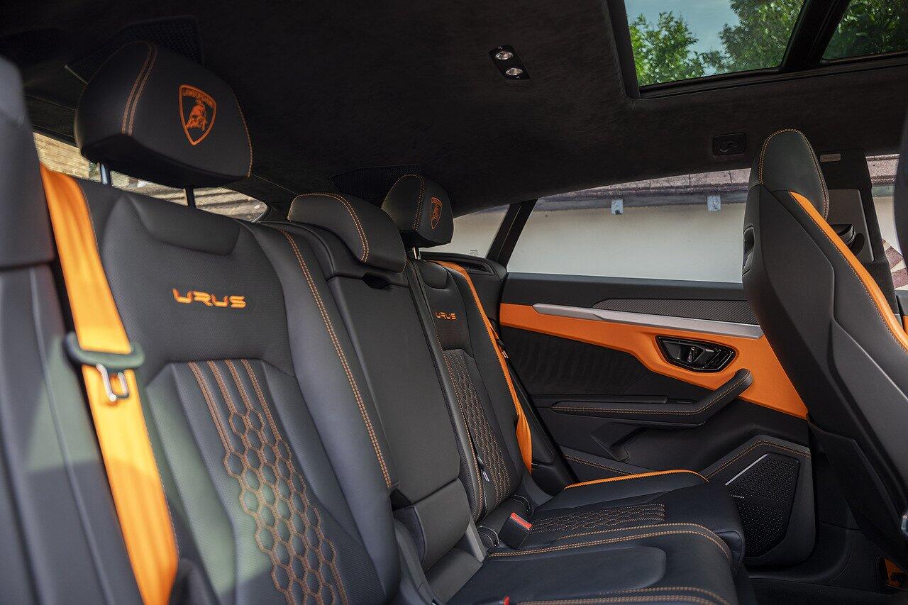 Lamborghini Urus view 13