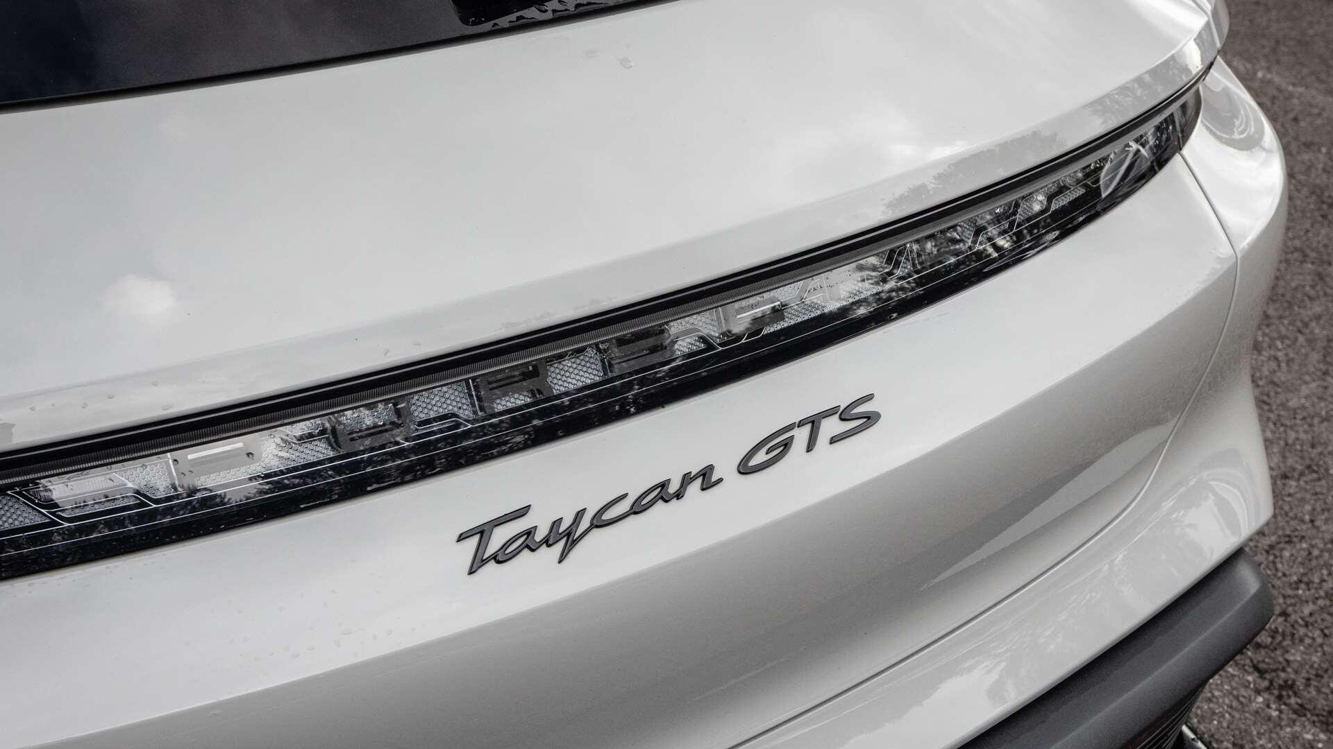 Porsche Taycan view 37