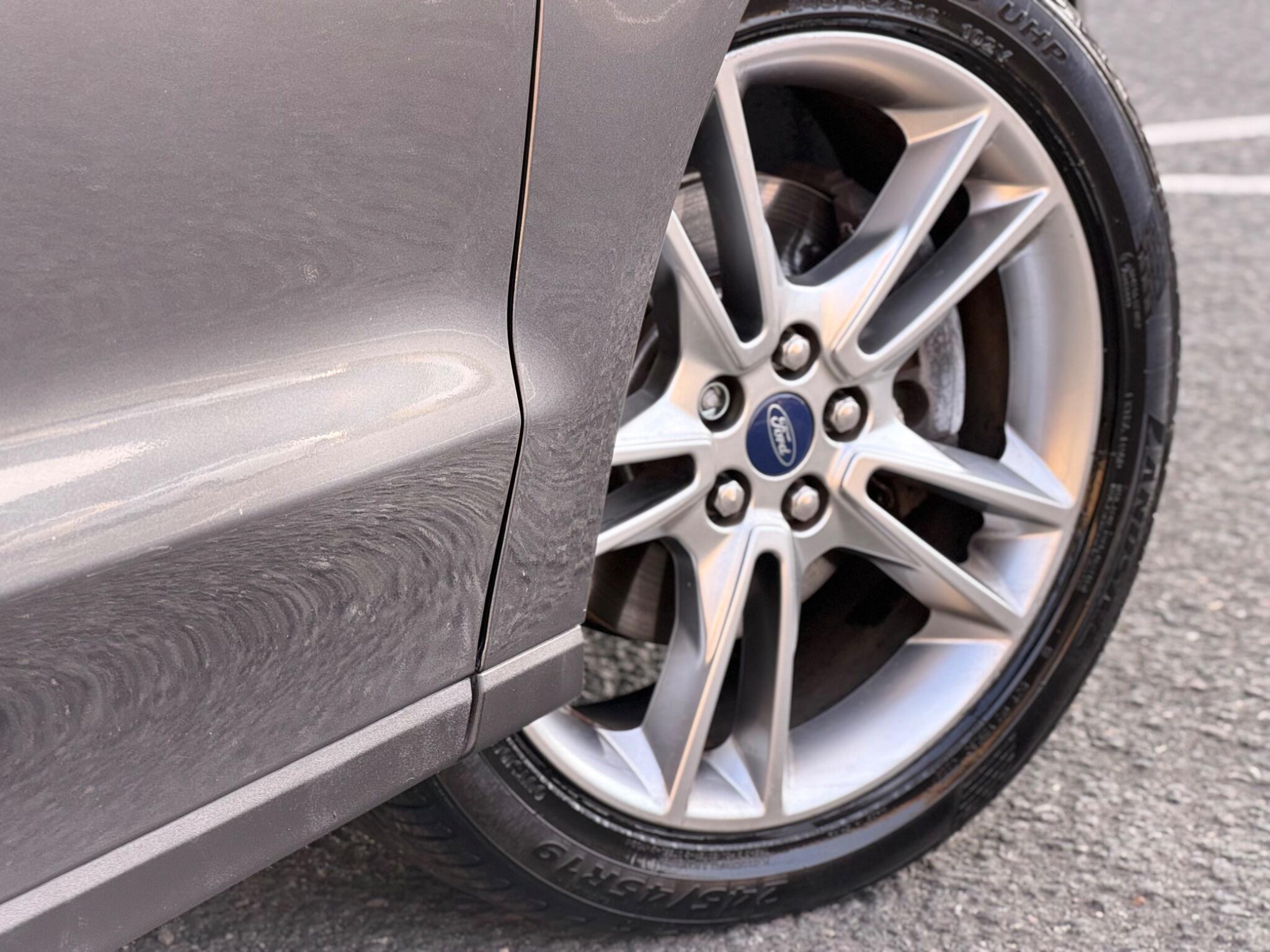 Ford Galaxy view 41