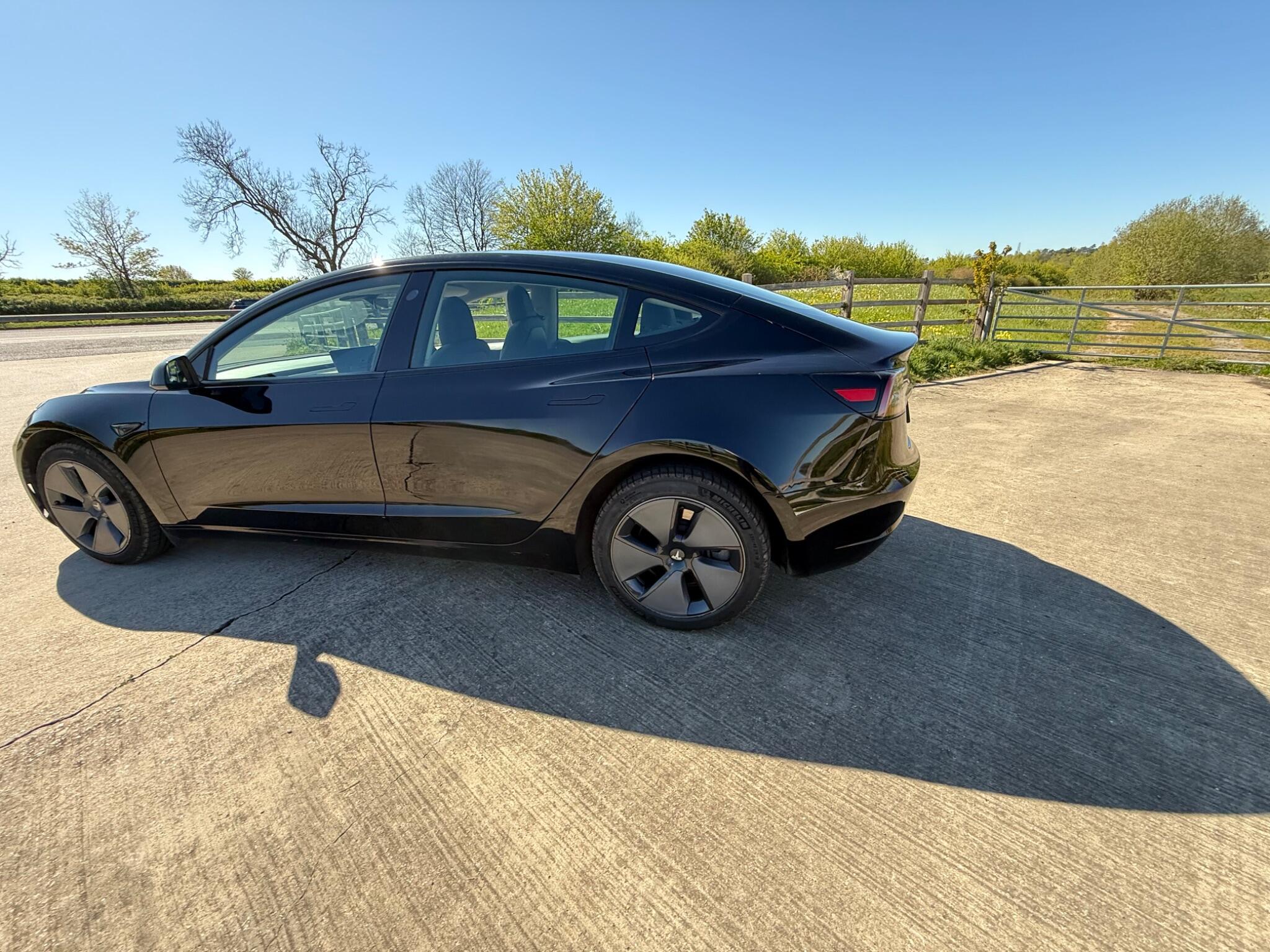 Tesla Model 3 Saloon 4dr Electric Auto RWD (241 bhp) — photo 2 of 114