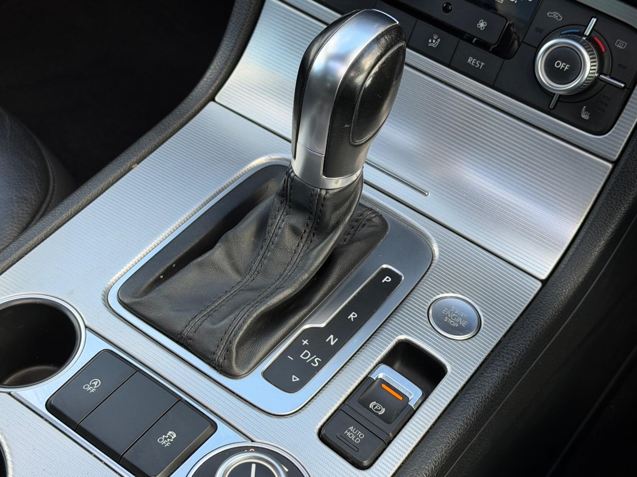Volkswagen Touareg view 43