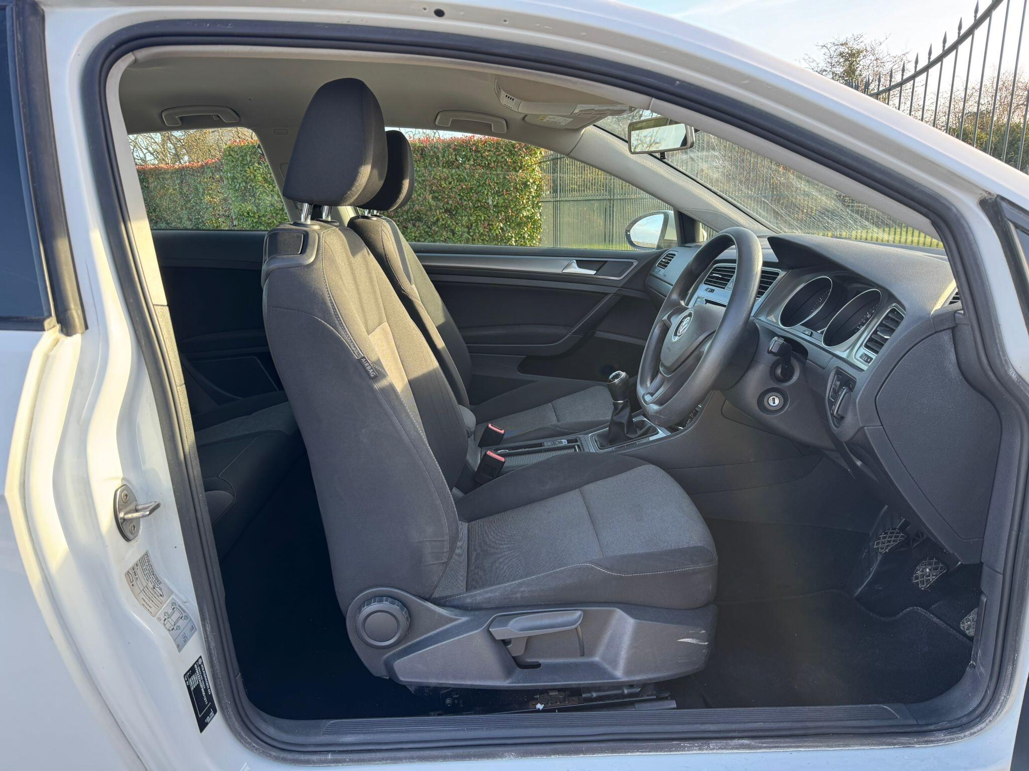 2014 Volkswagen Golf image 10