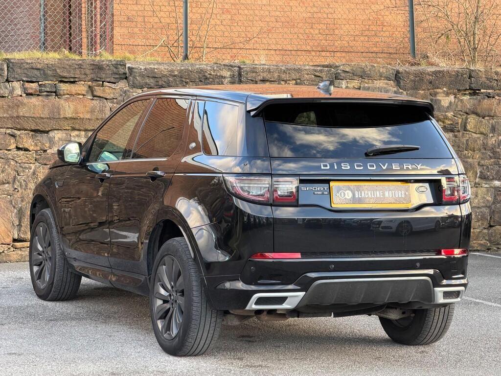 Land Rover Discovery Sport view 5
