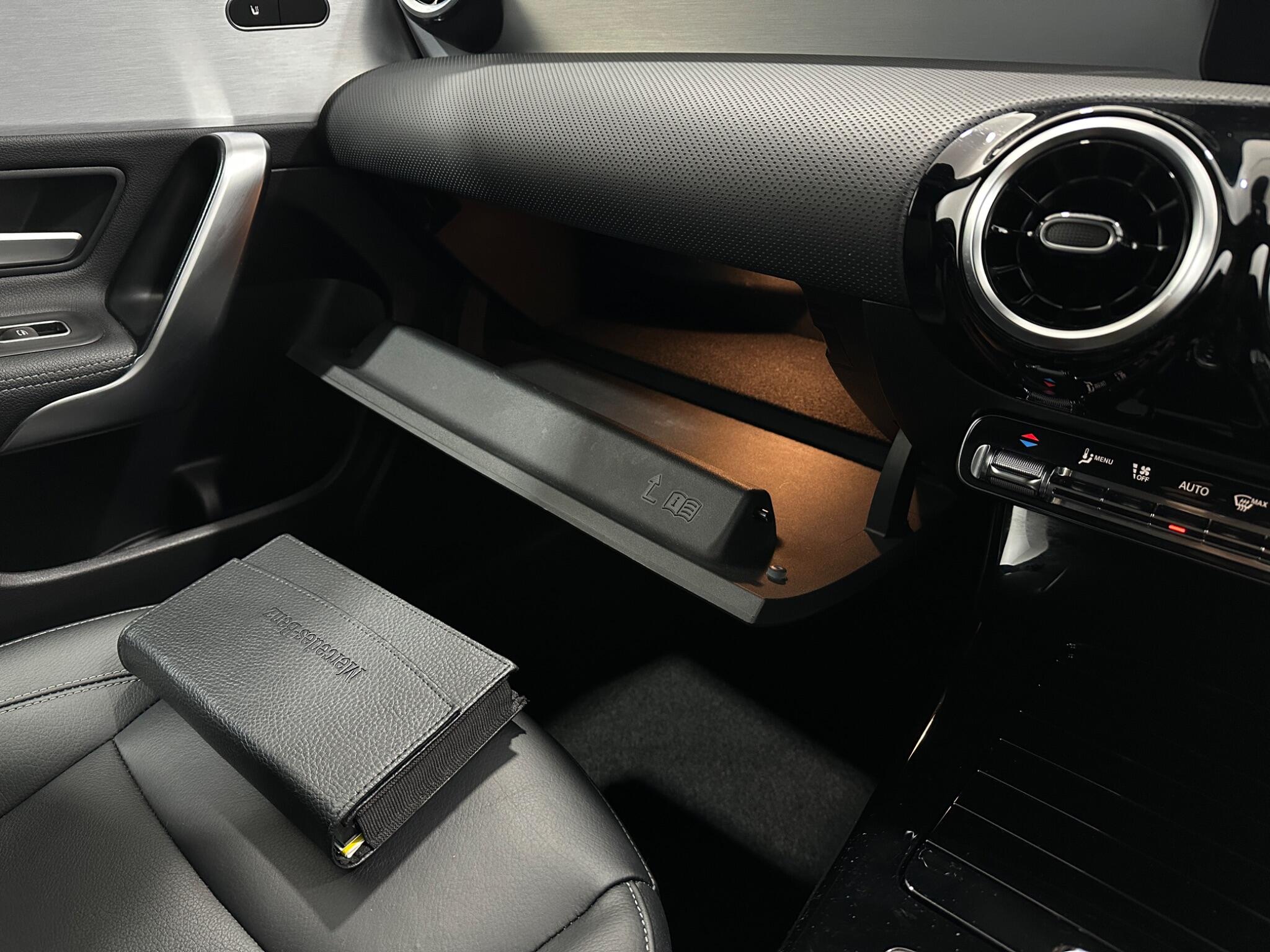 Mercedes-Benz Mercedes-Benz CLA view 30