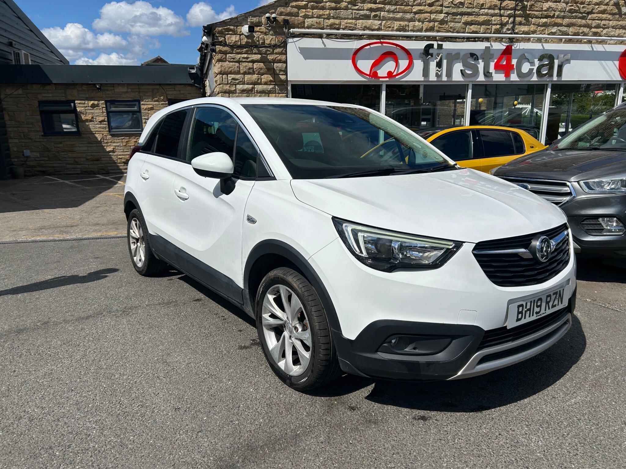 Vauxhall Crossland X view 4