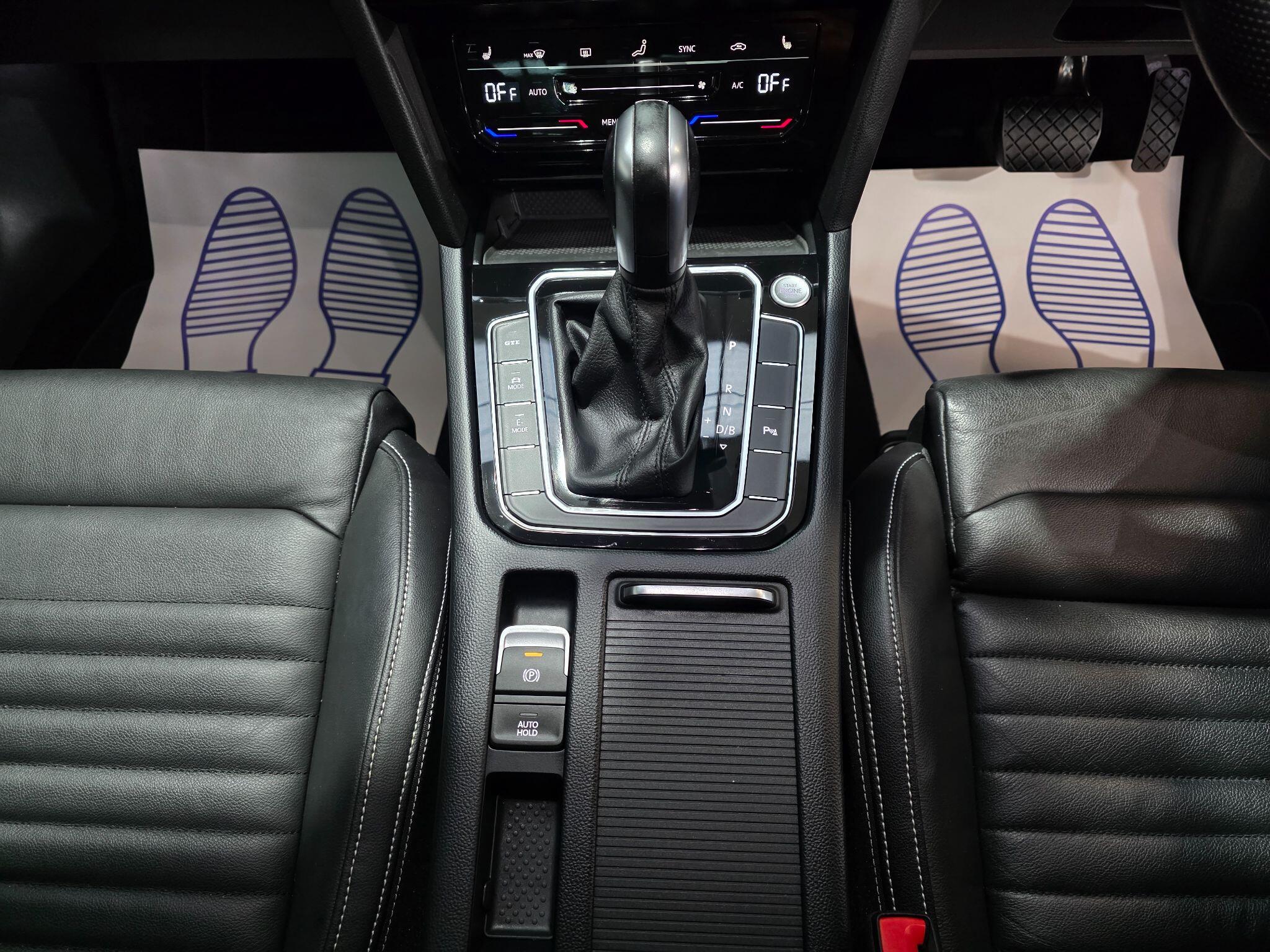 Volkswagen Passat view 10