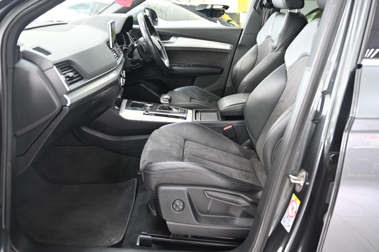 Audi Q5 view 14