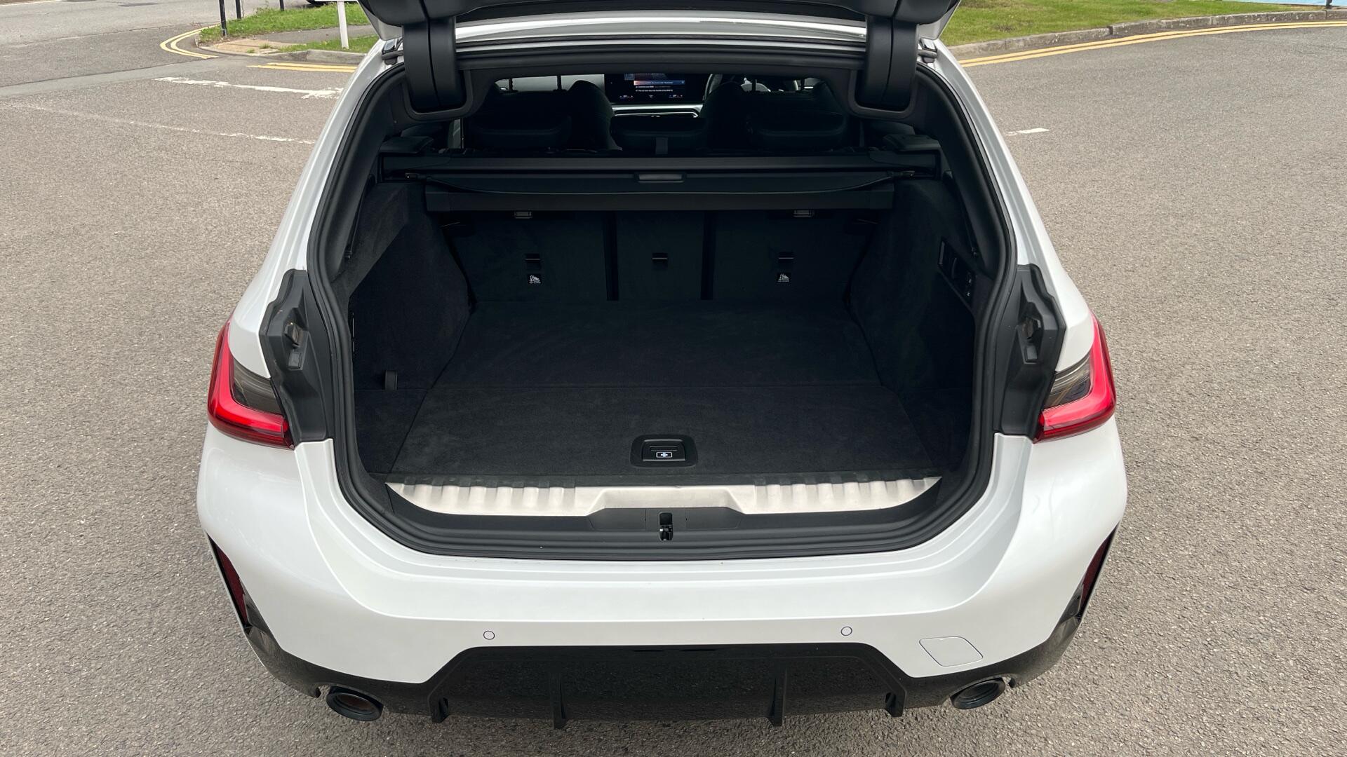 BMW 3 Series view 13