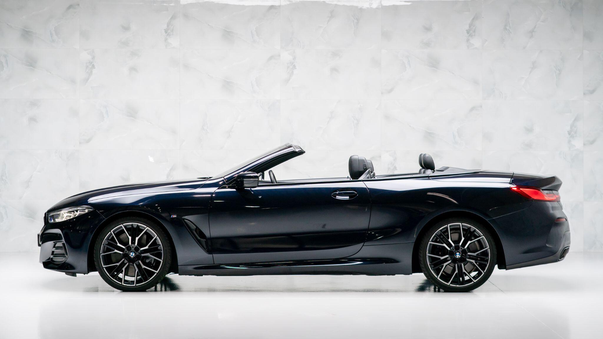 BMW 8 Series view 10
