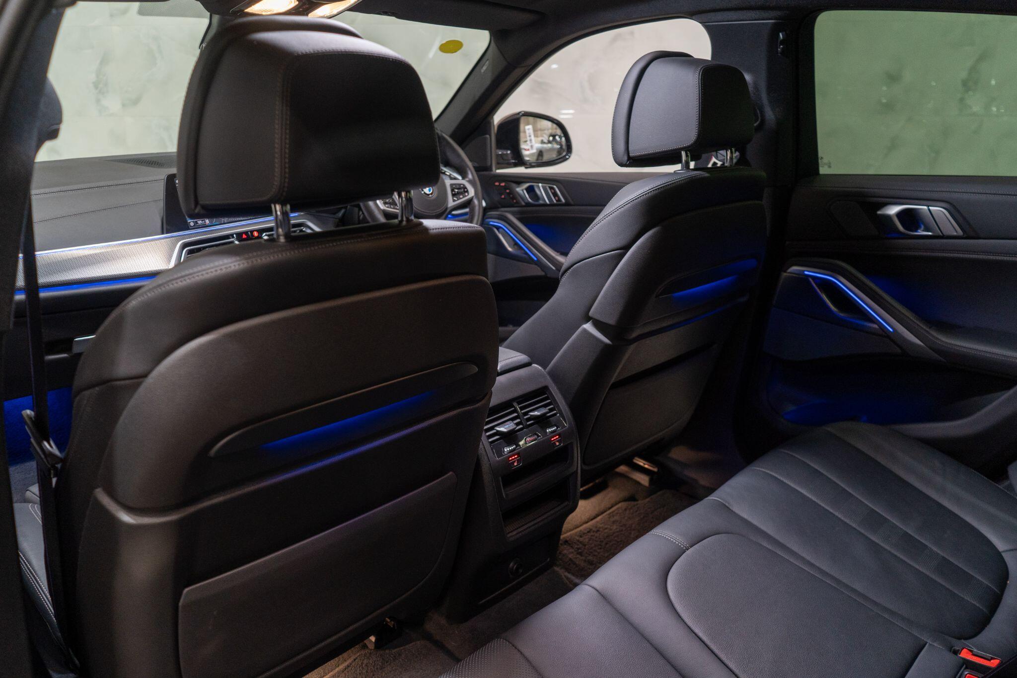 BMW X6 view 16