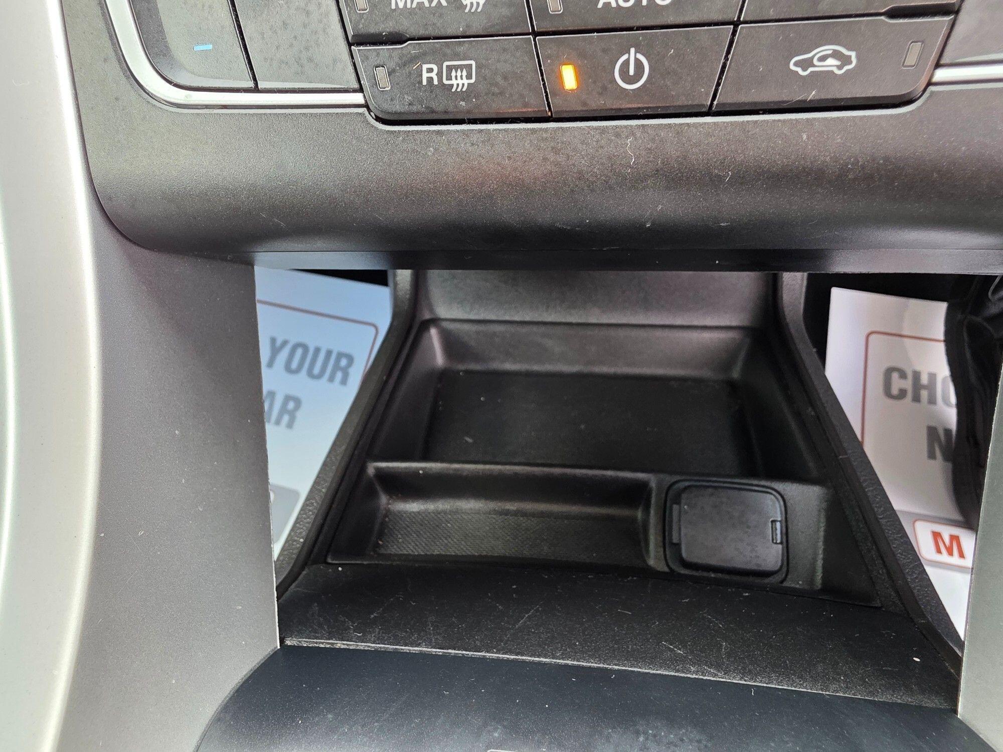 Ford Mondeo view 32