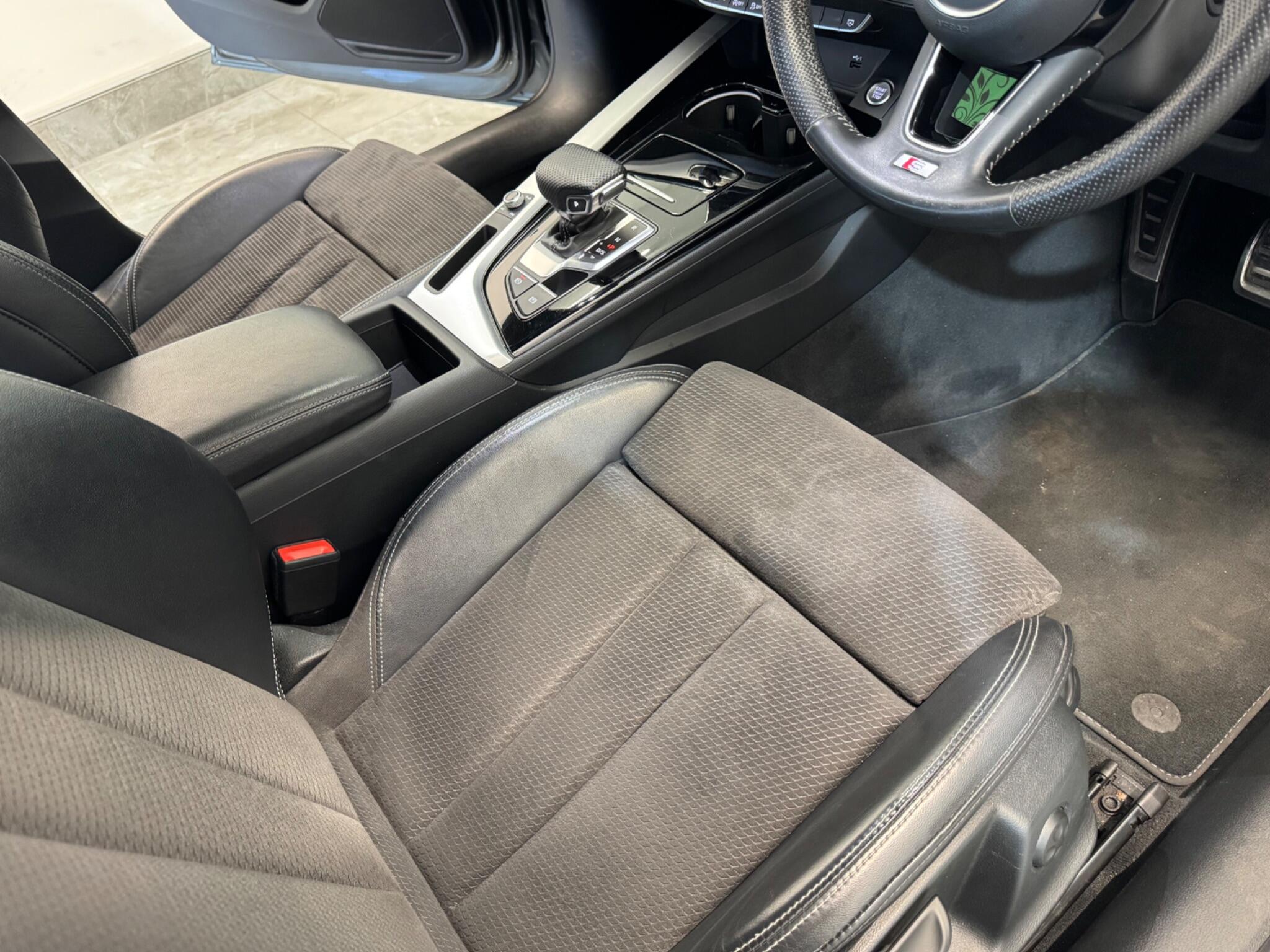 Audi A4 view 52