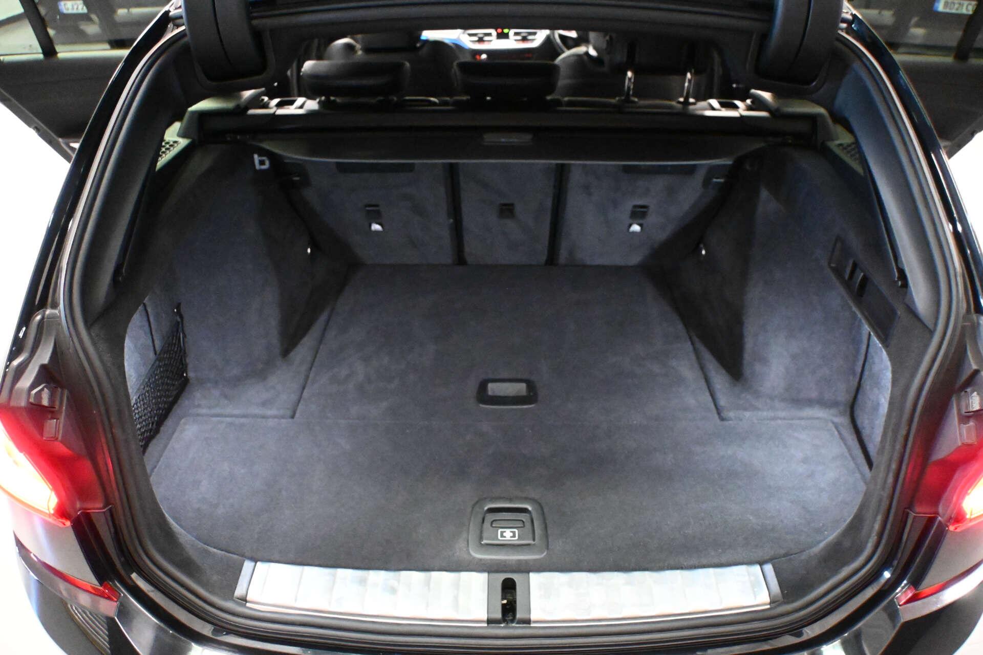 BMW 3 Series view 22