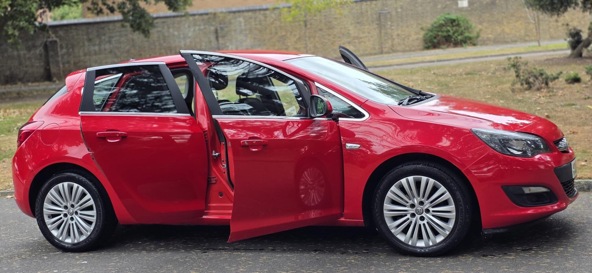 Vauxhall Astra view 9