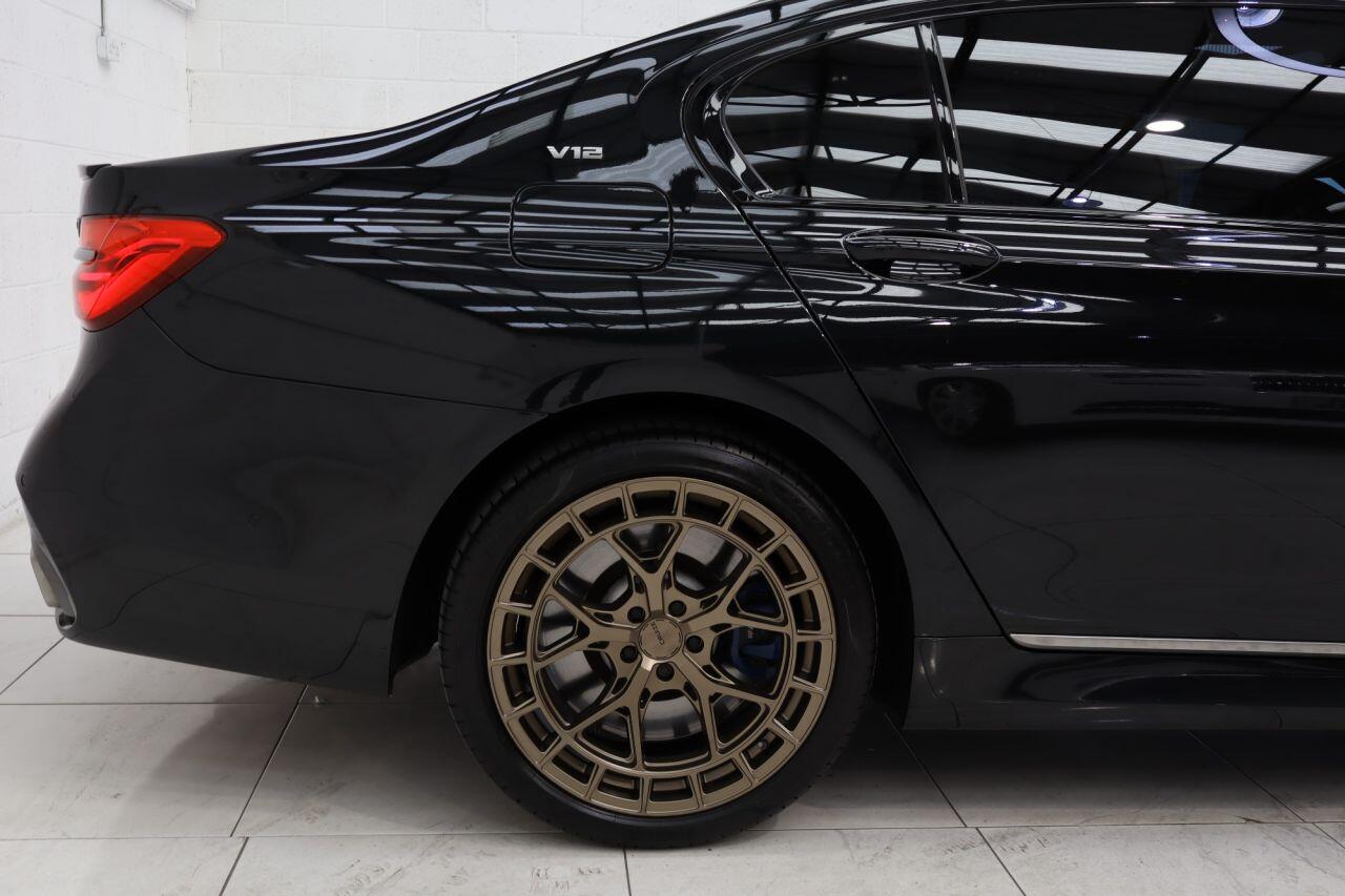 BMW 7 Series view 7