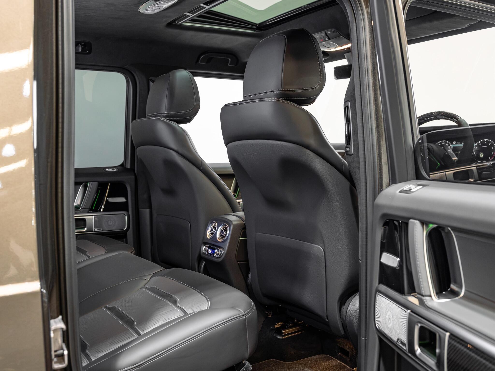 Mercedes-Benz G-Class view 34