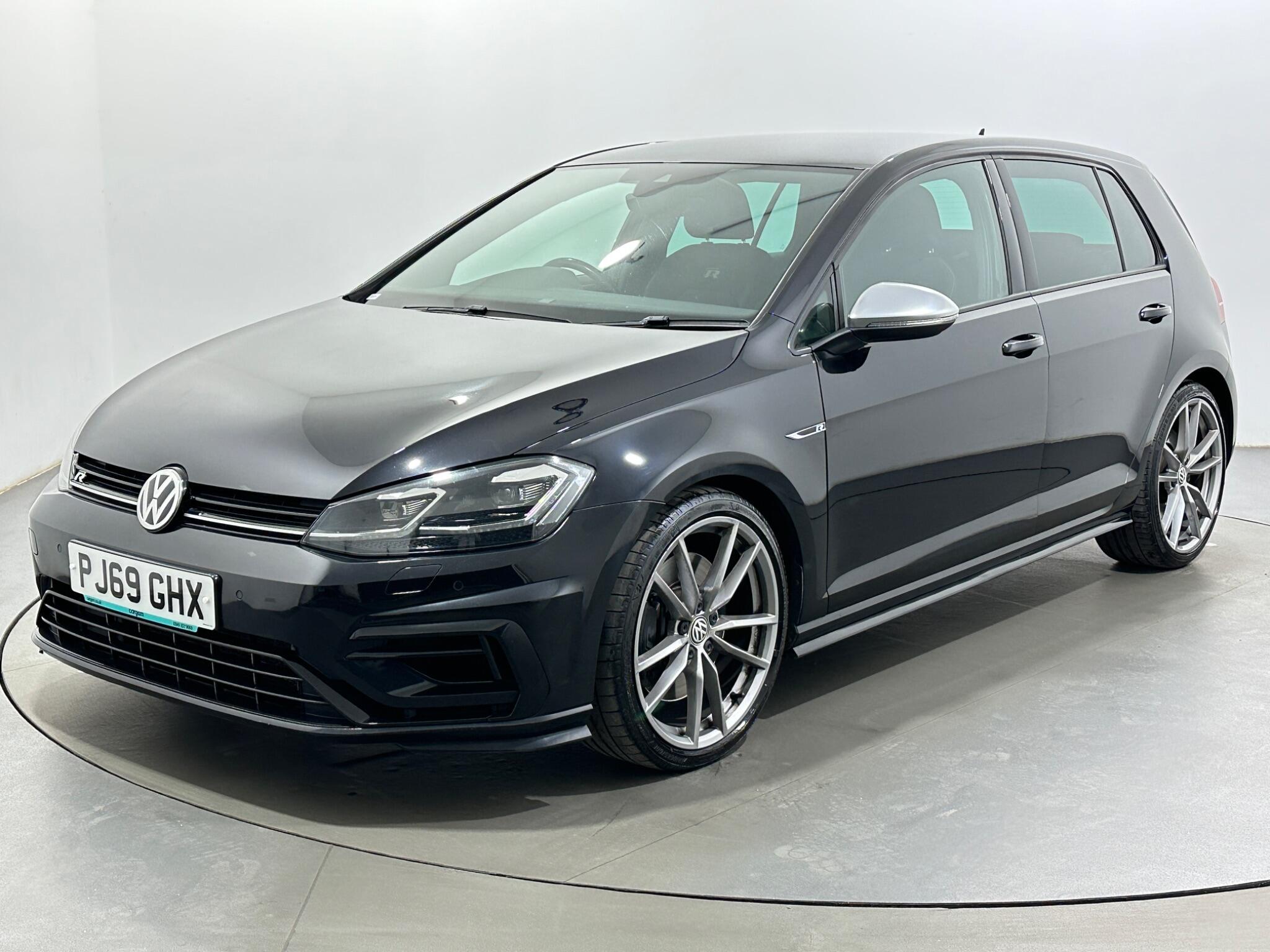 Volkswagen Golf view 4