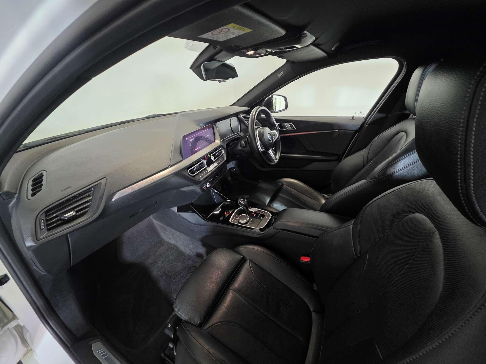 BMW 1 Series view 50