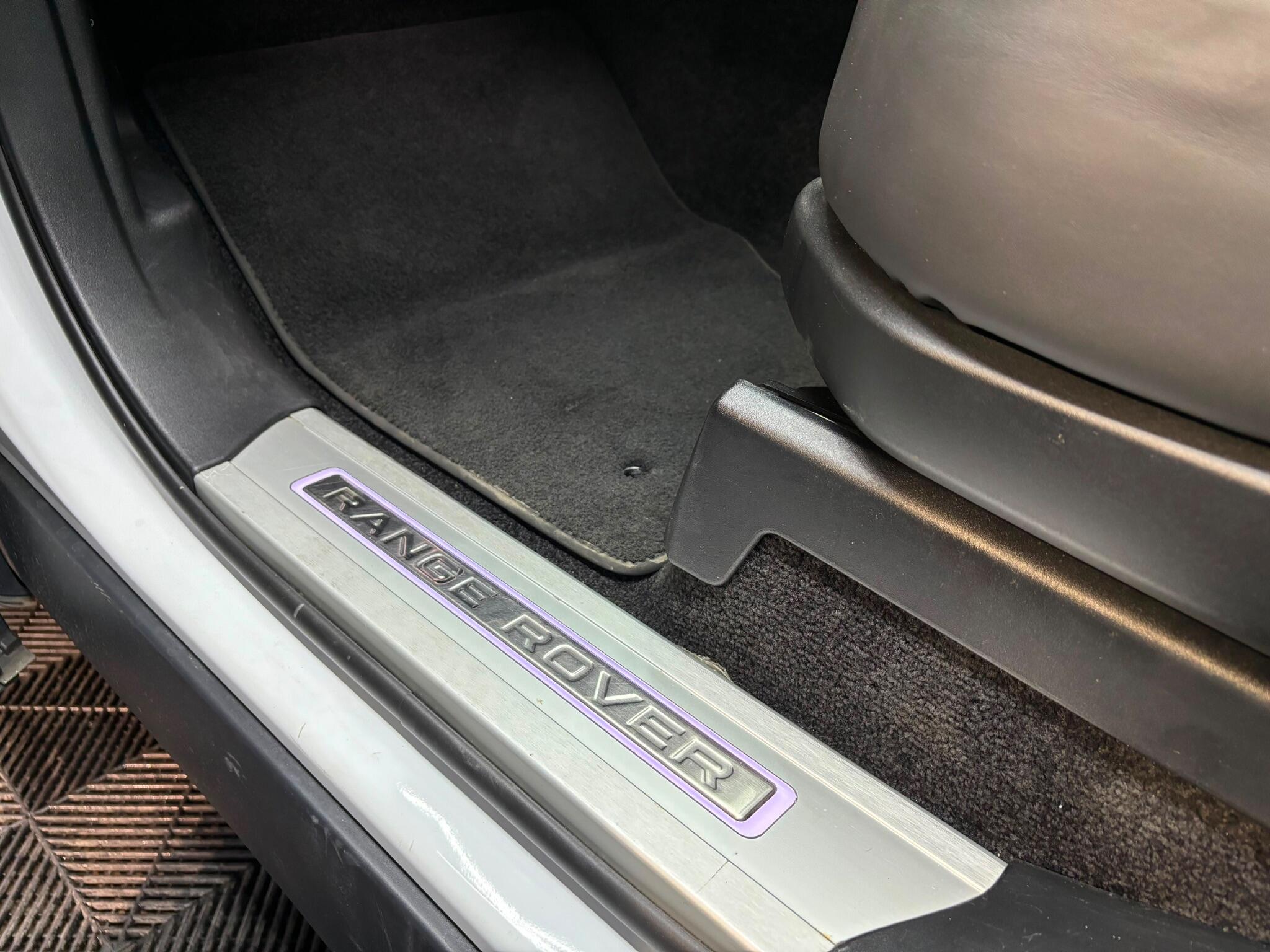 Land Rover Range Rover view 34