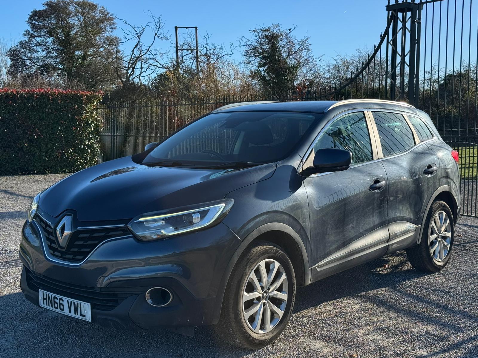 2016 Renault Kadjar 1.2 TCe Dynamique Nav Euro 6 (s/s) 5dr • 47,000 miles image 3