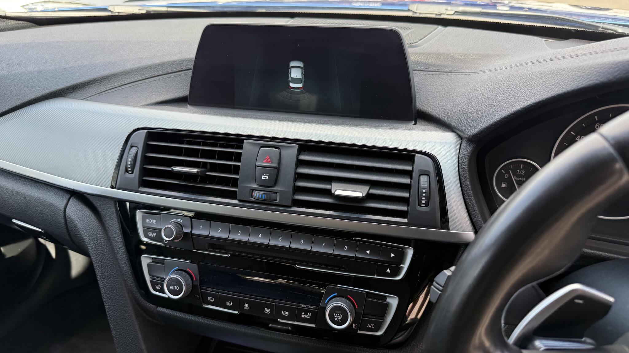BMW 3 Series view 26