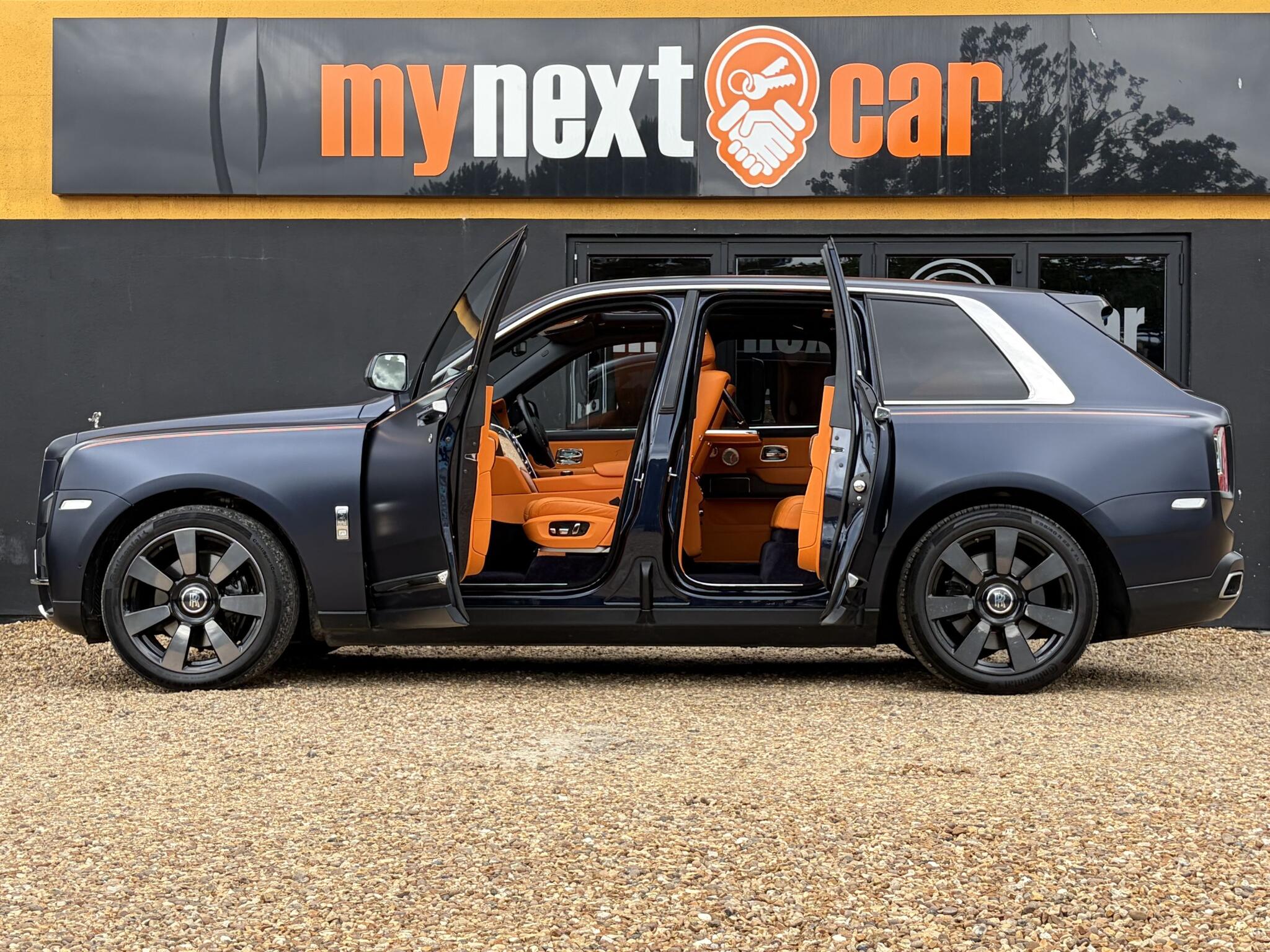 Rolls-Royce Cullinan view 8