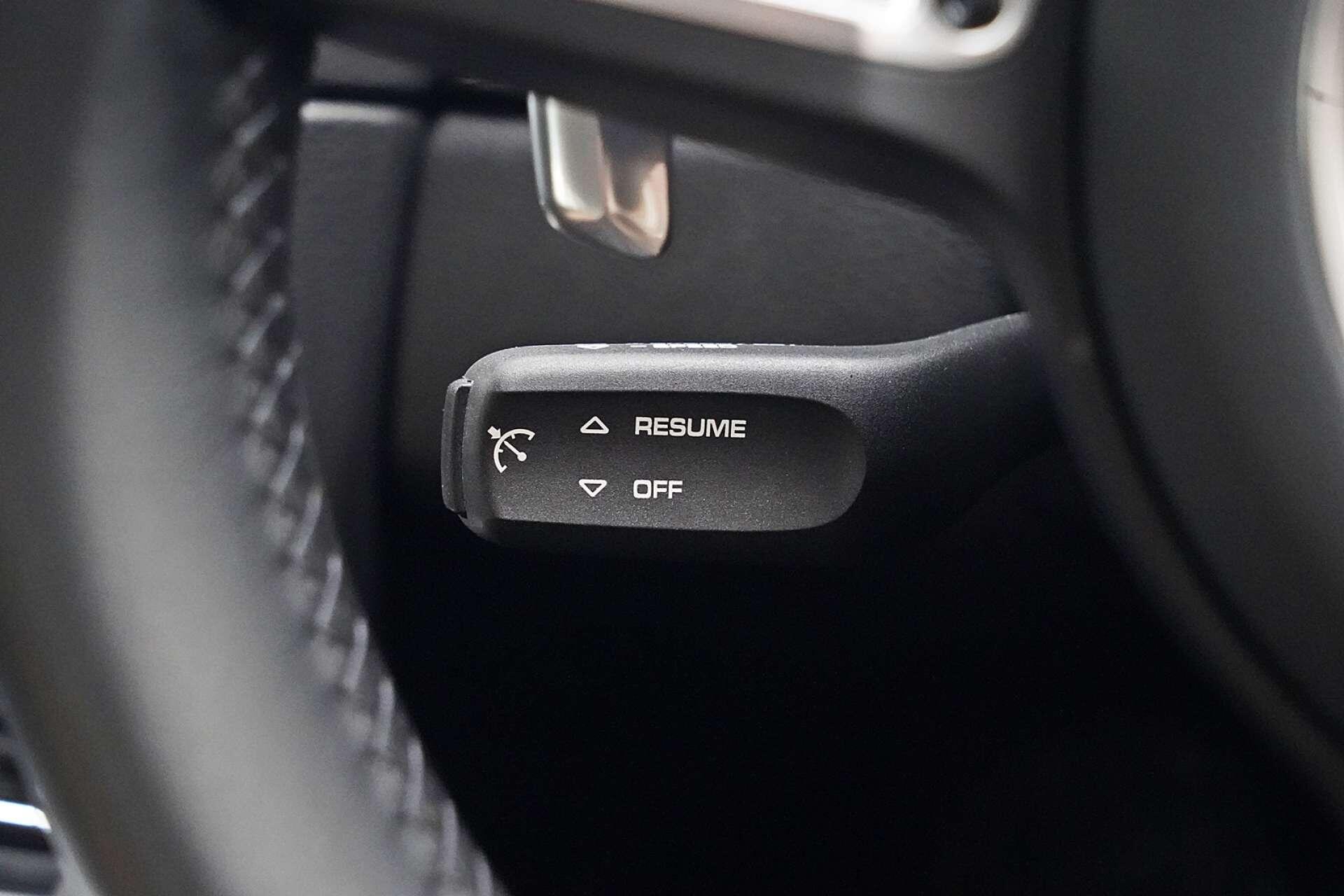 Porsche Cayman view 29